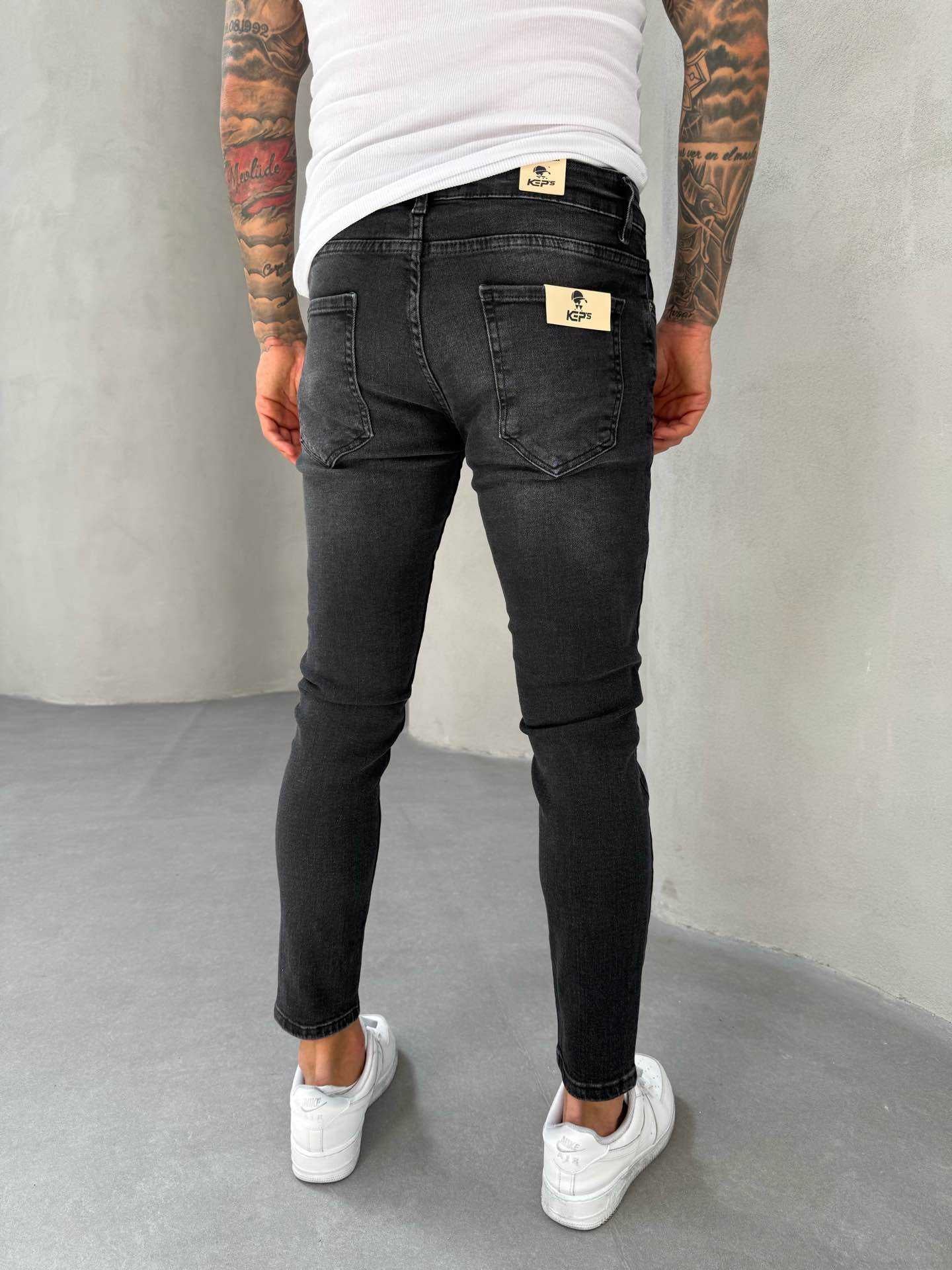 RIPPED SOFT BLACK SLIM FIT JEAN