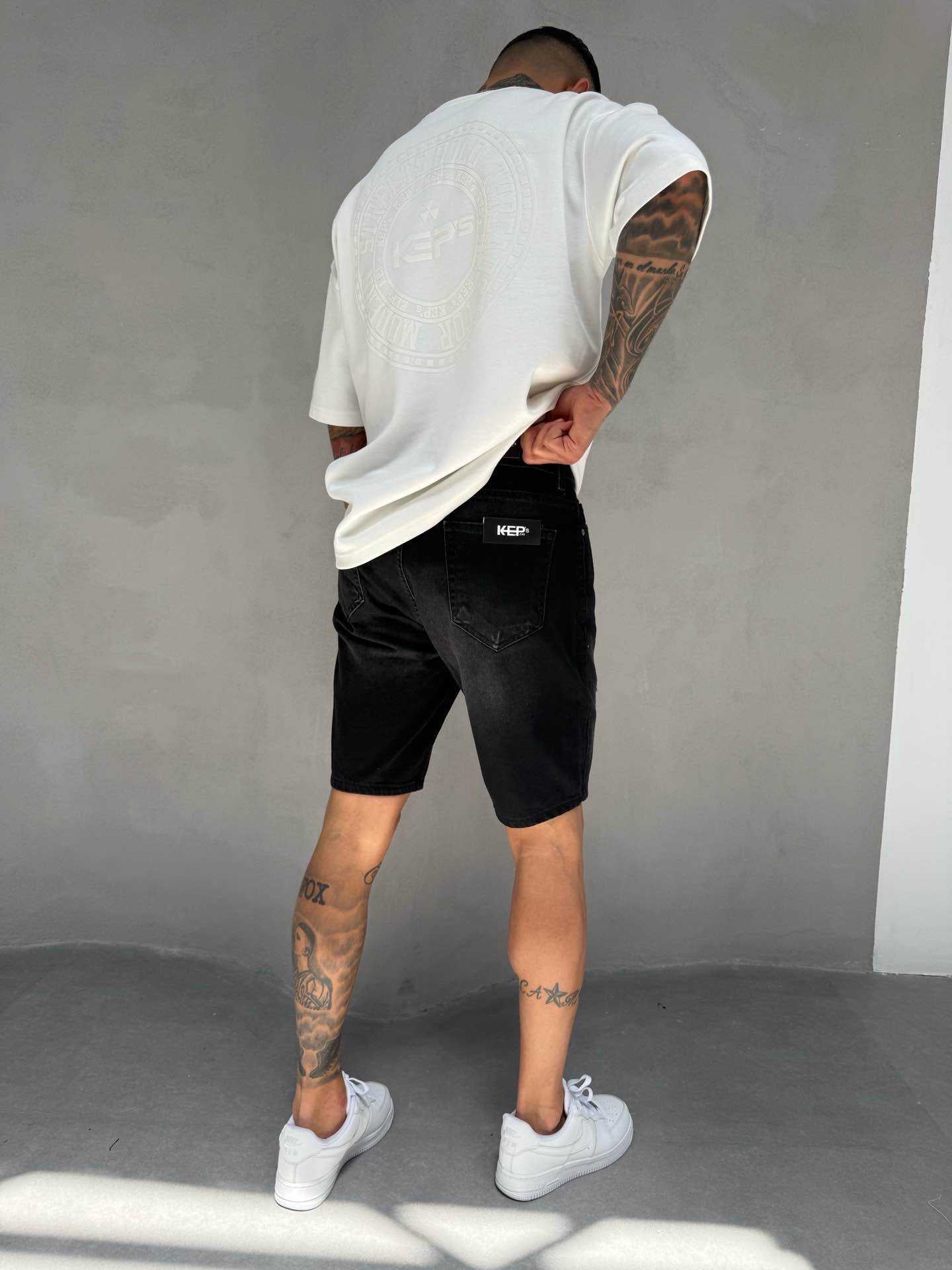 STONEWASHED BLACK RIPPED SHORT