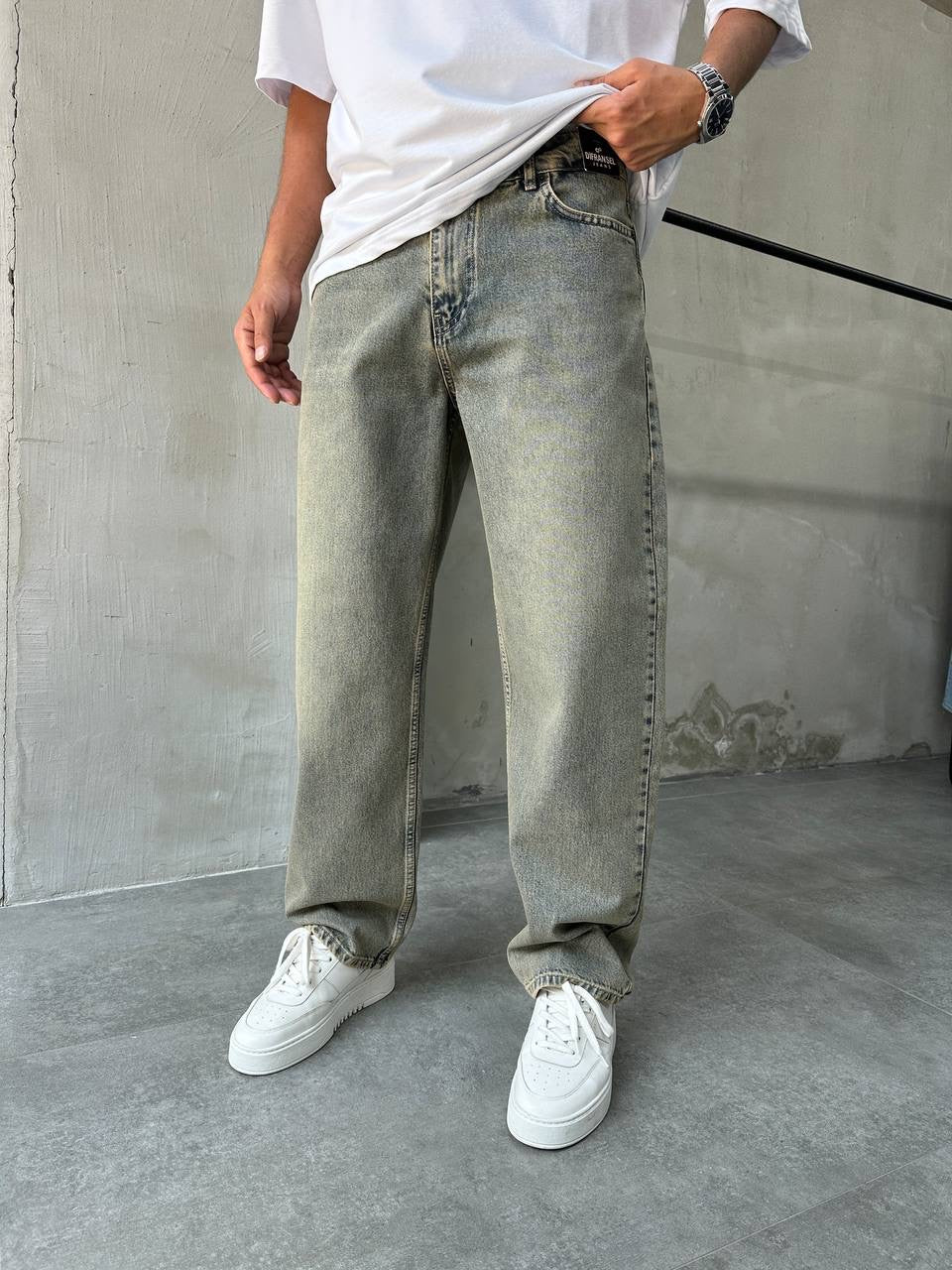 DIRTY-WASHED BAGGY JEAN