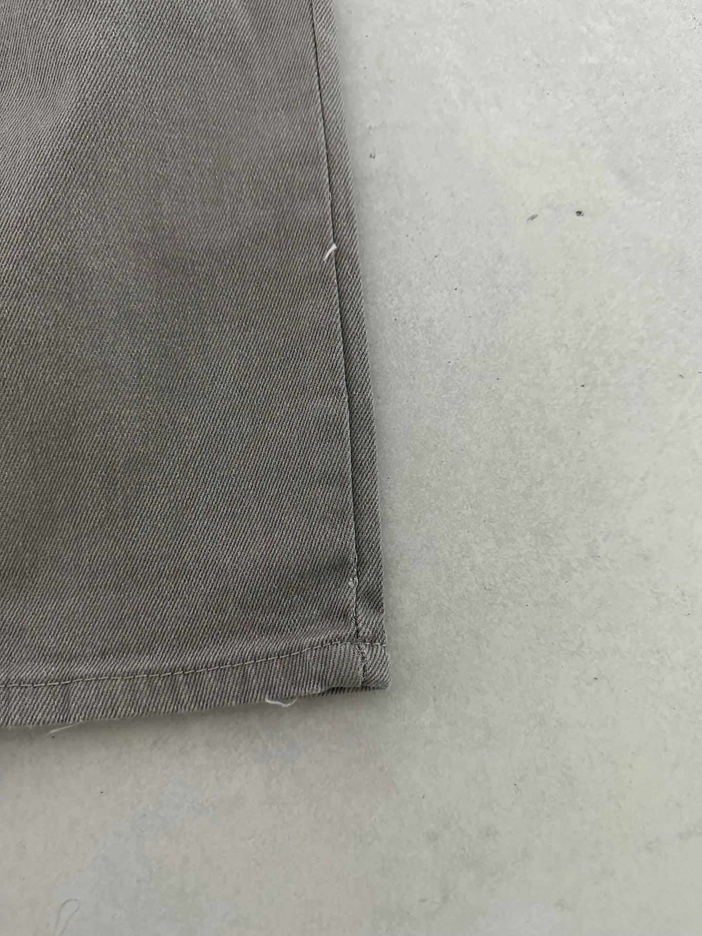 KHAKI FIT JEAN