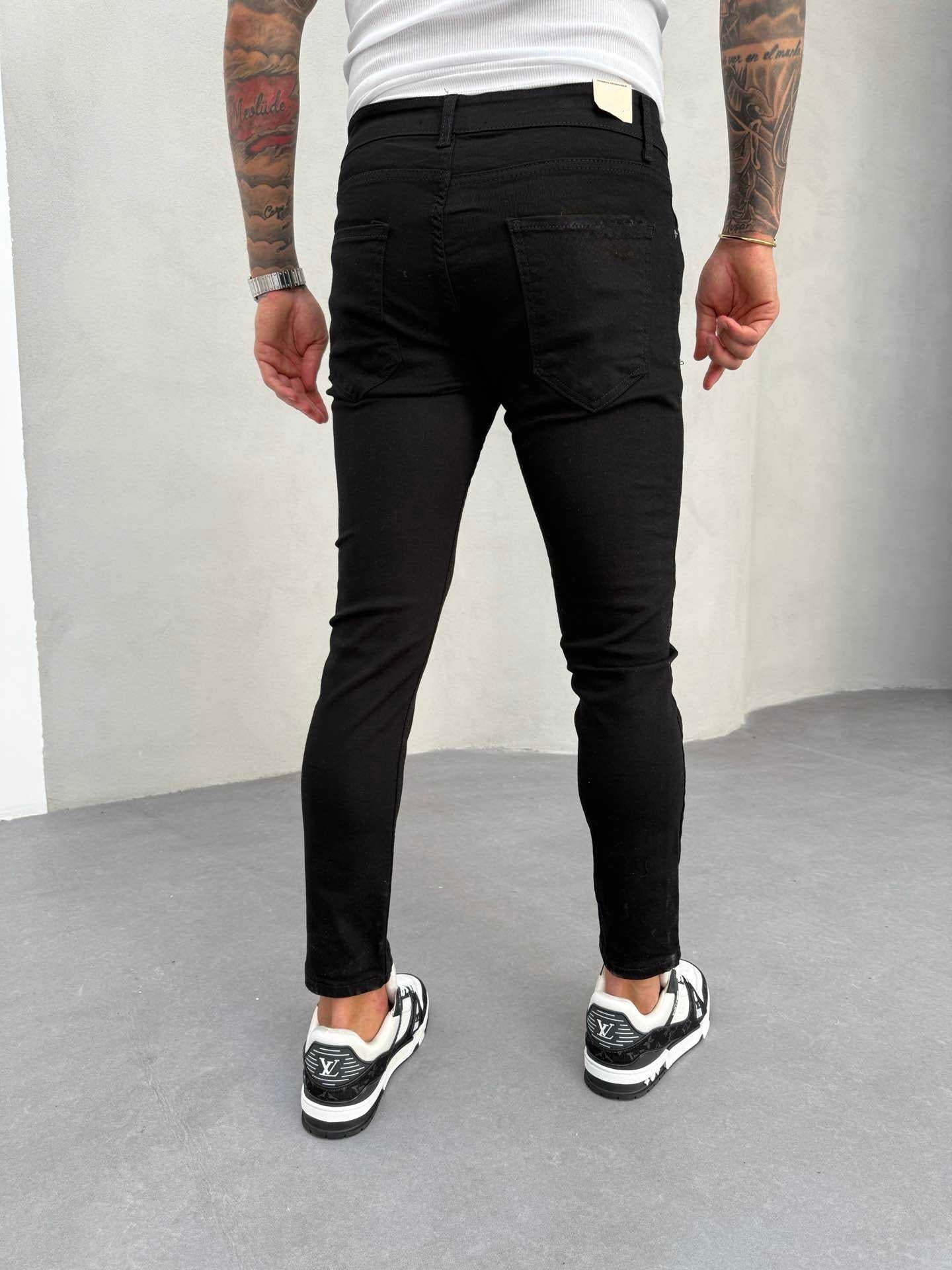 DARK BLACK SLIM FIT JEAN