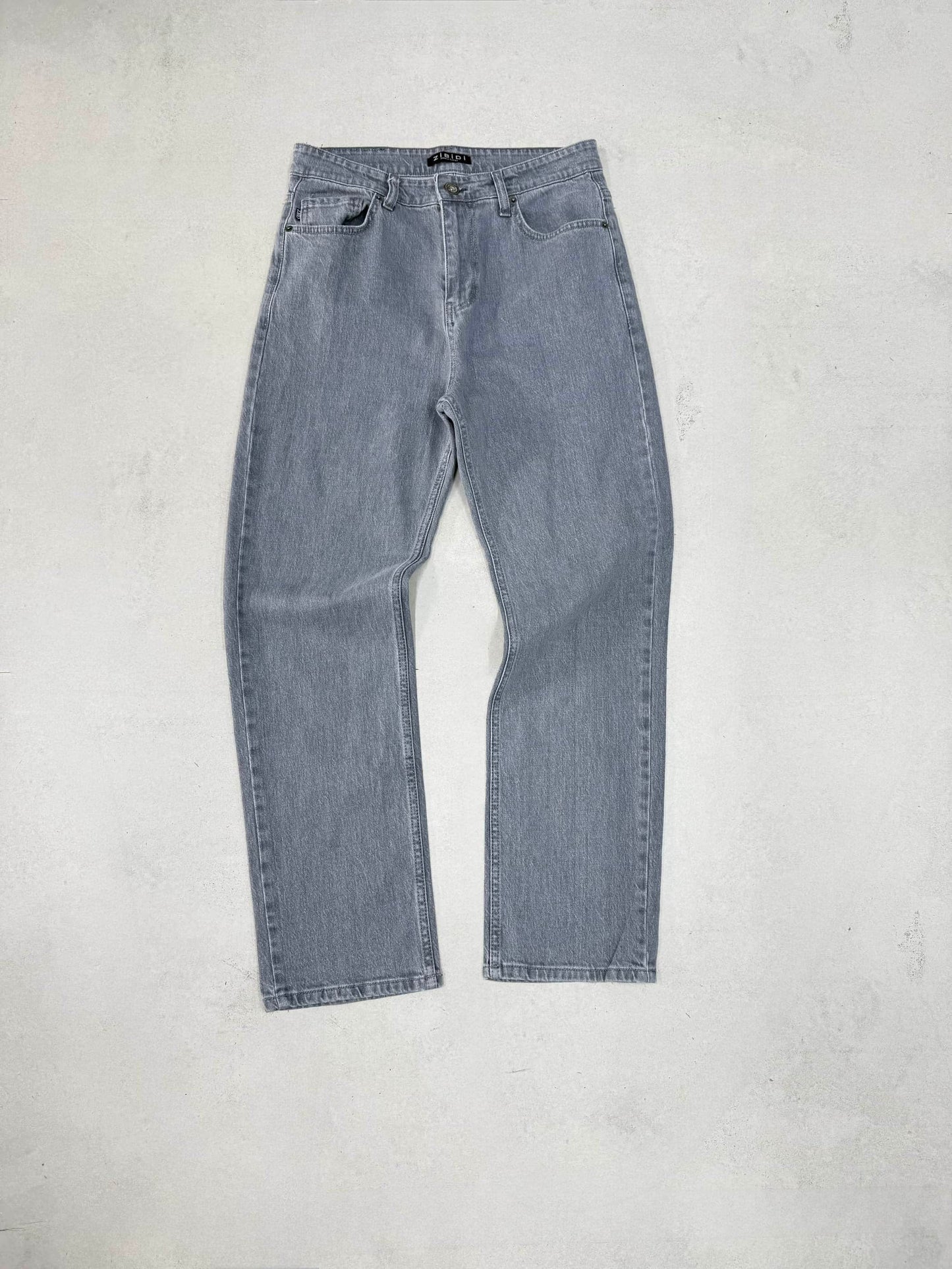 LIGHT GRAY STRAIGHT CUT JEAN