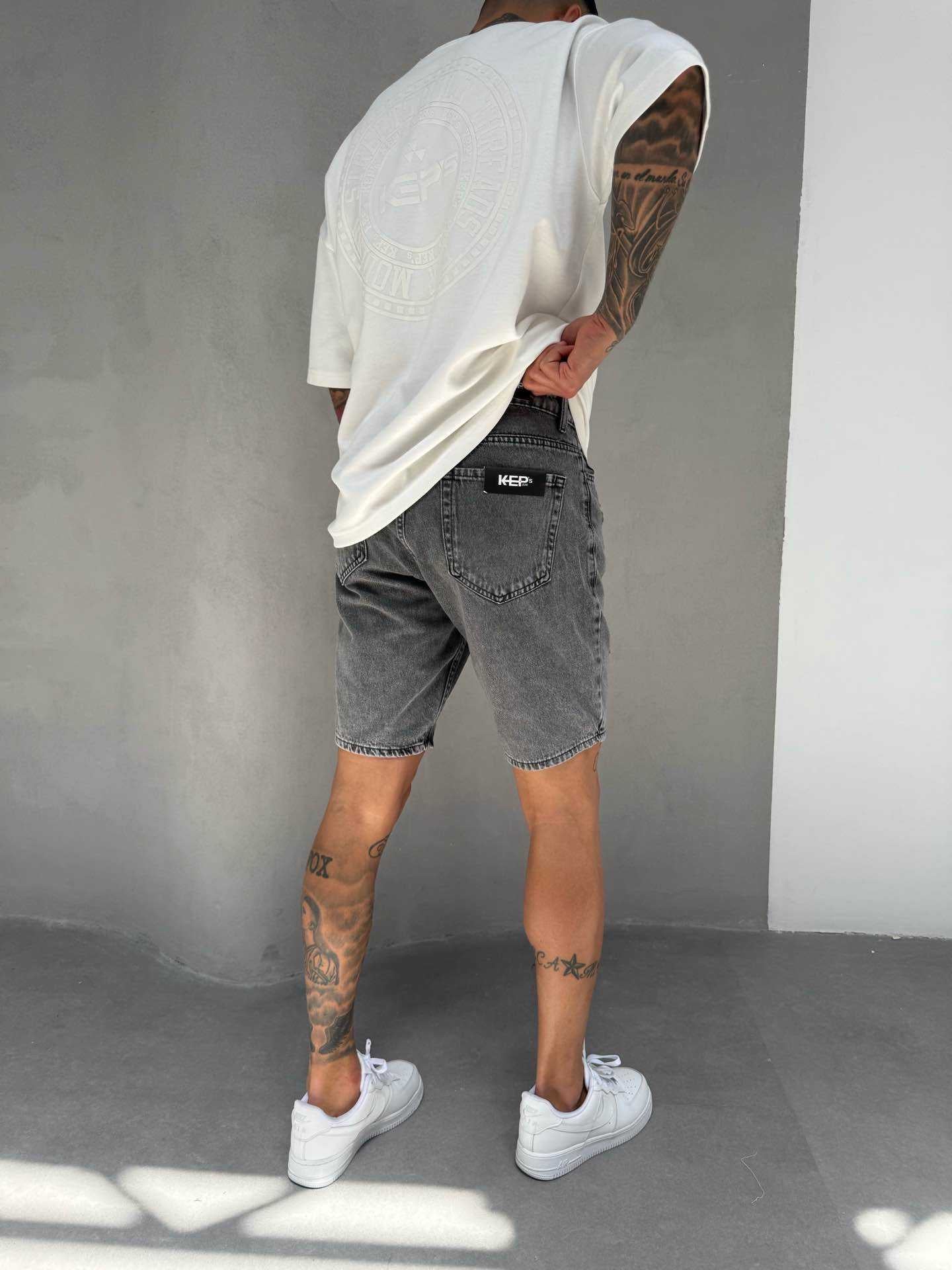 STONEWASHED GRAY RIPPED SHORT