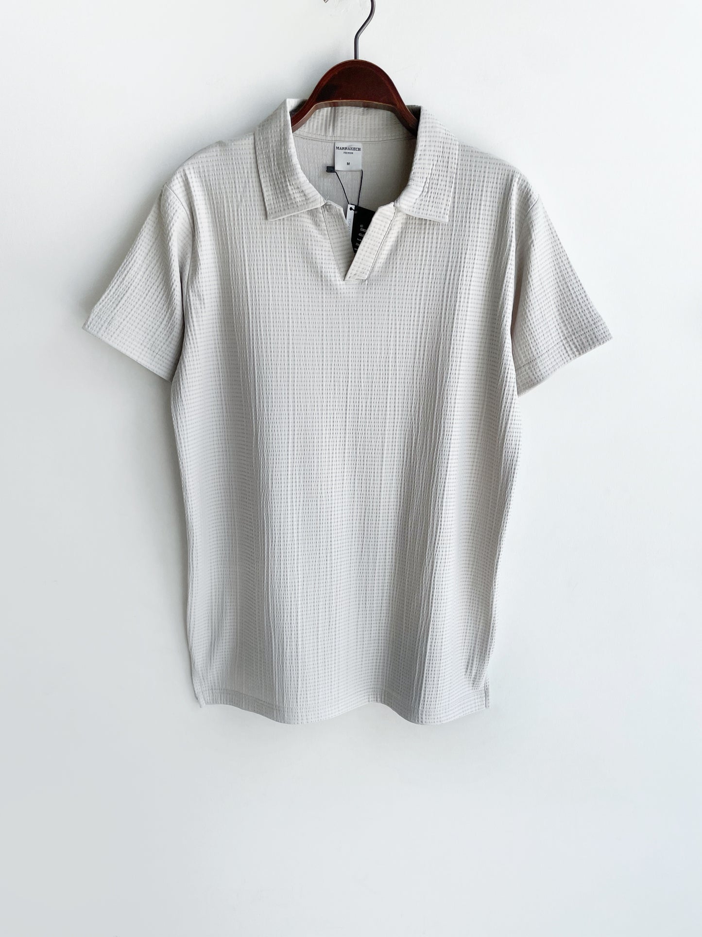 OLD MONEY STYLE DETAILED T-SHIRT (5 COLOR)