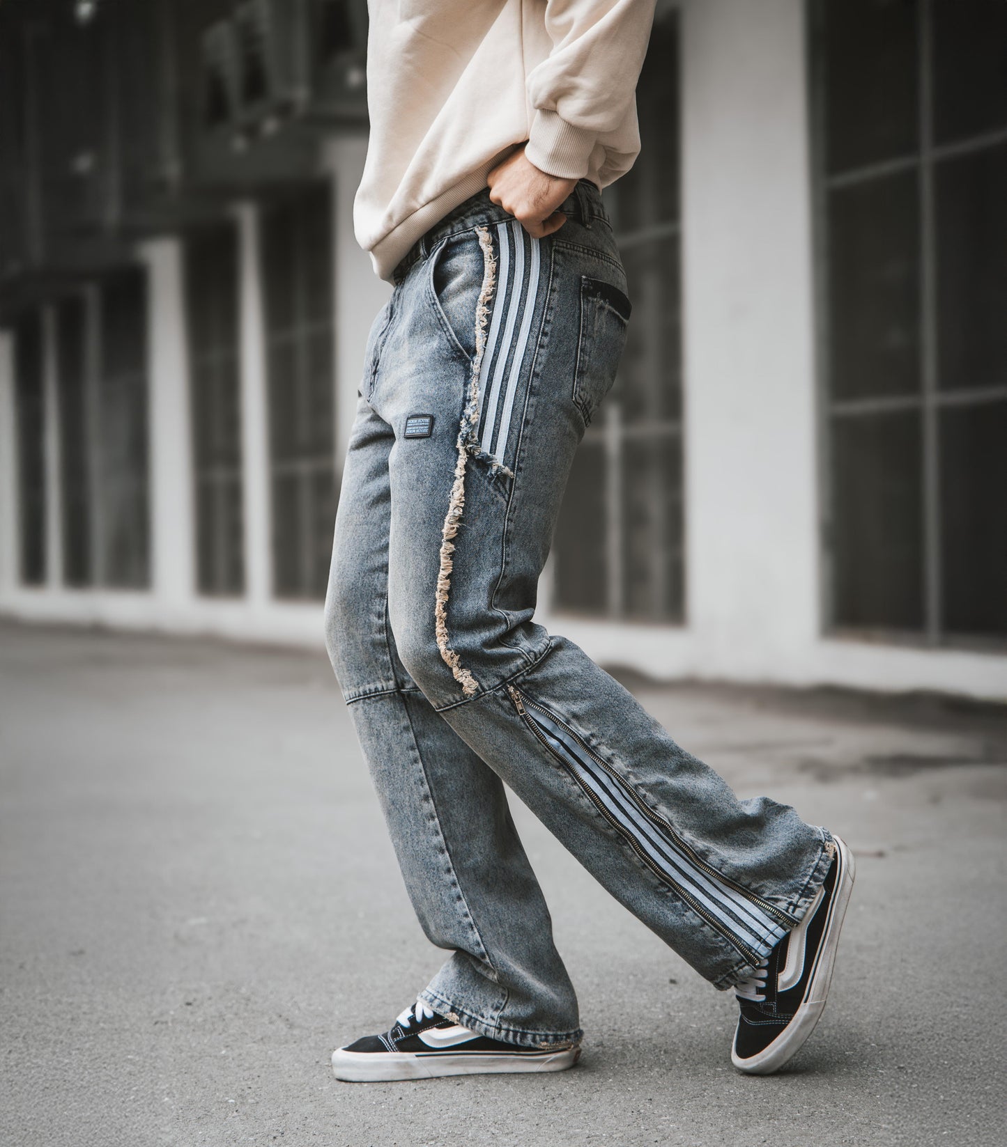 DIRTY WASHED SIDE ZIPPER VIP JEAN