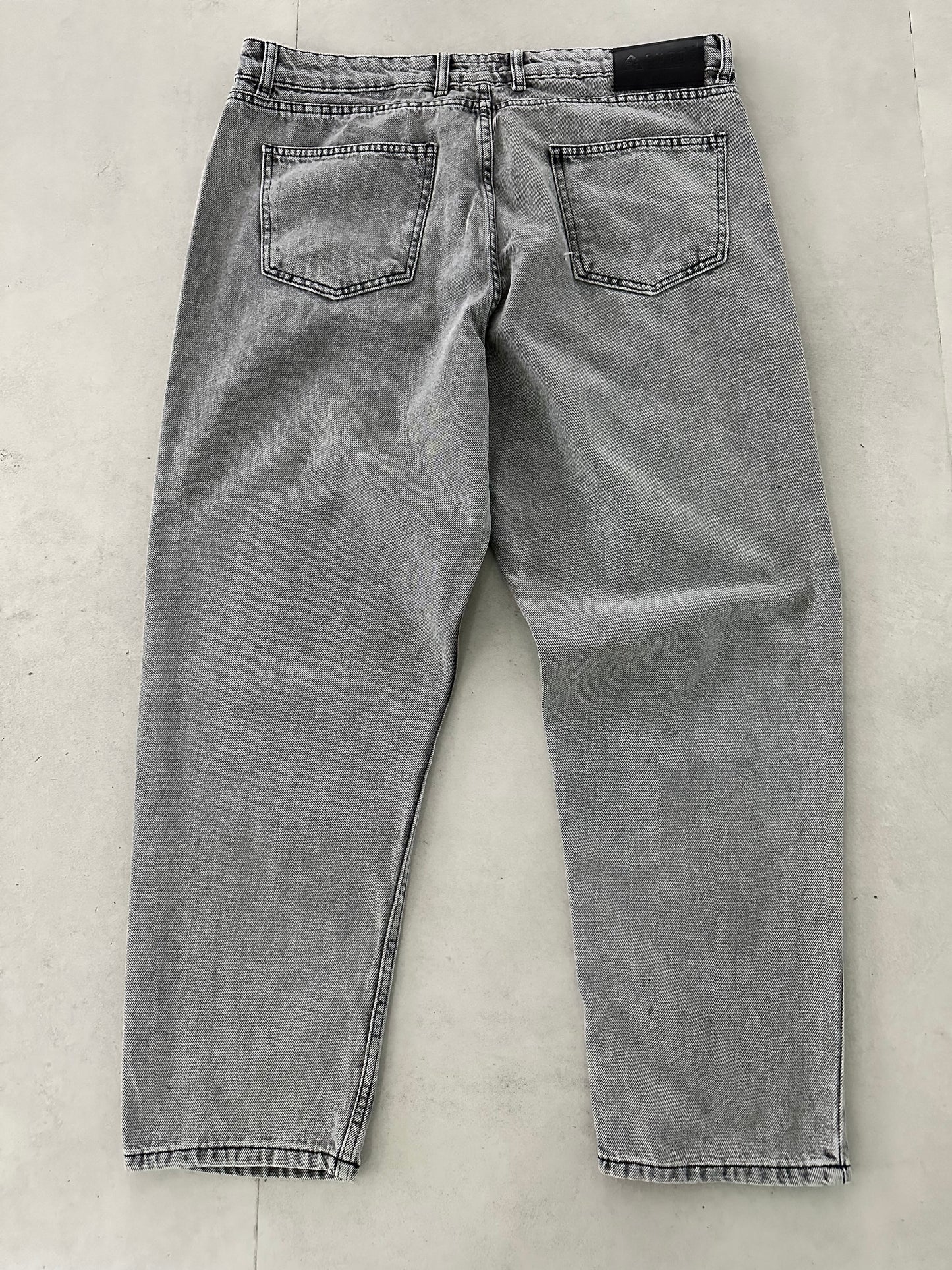 NORMAL GRAY BOYFRIEND STYLE JEAN