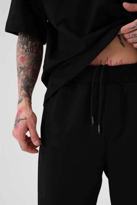 PREMIUM BLACK JOGGER