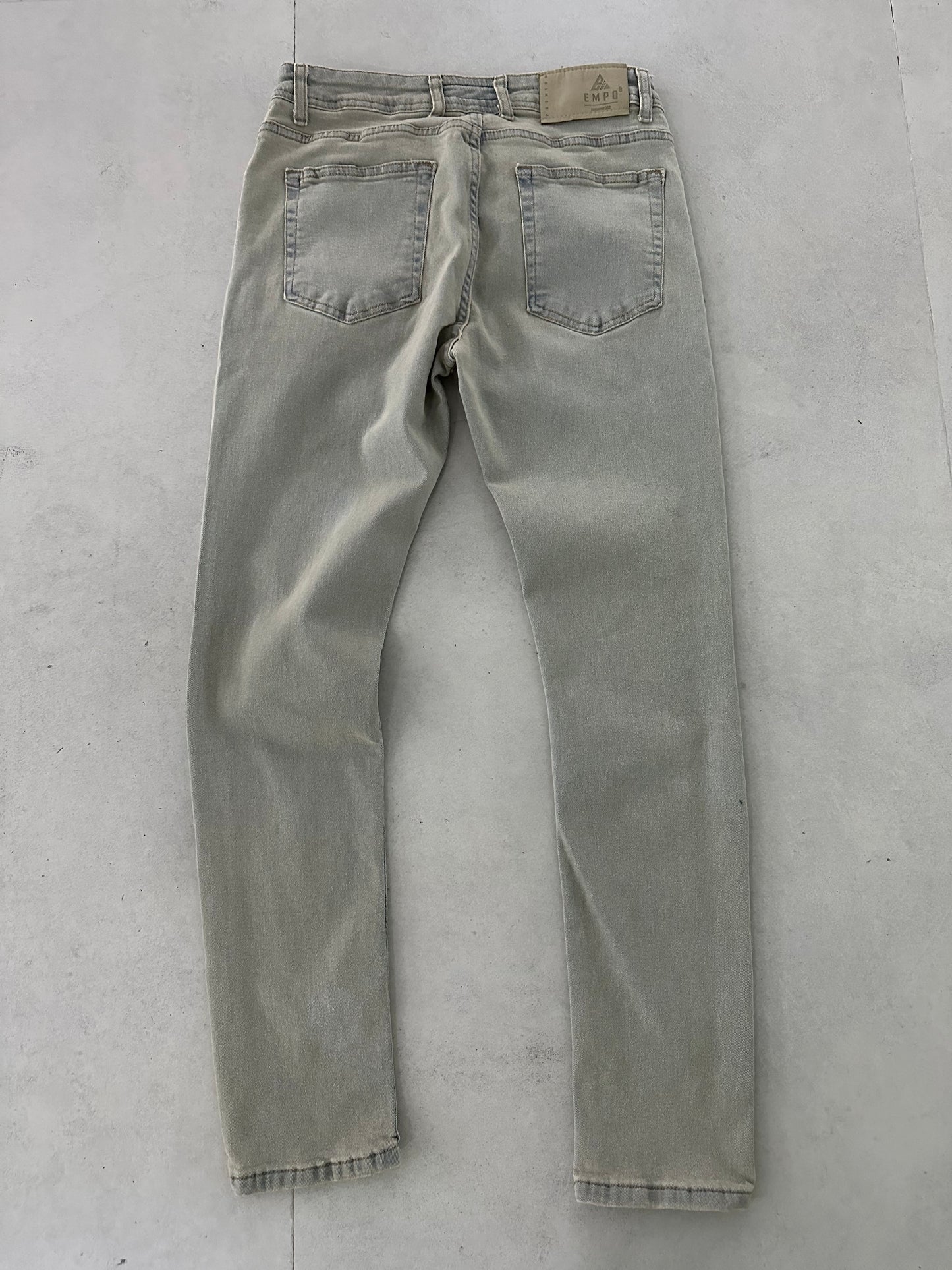 DIRTY WASH FIT JEAN