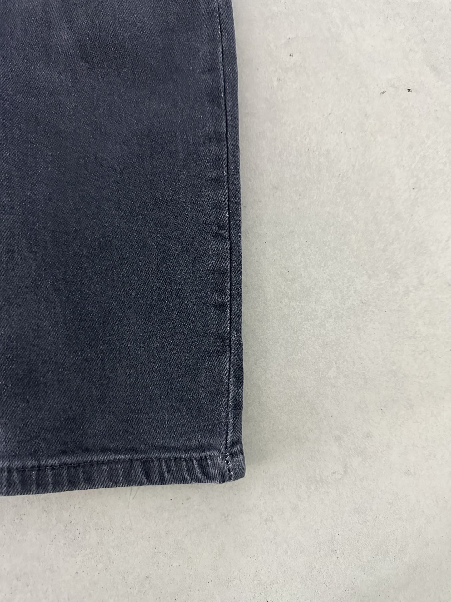 RIPPED GRAY FIT JEAN