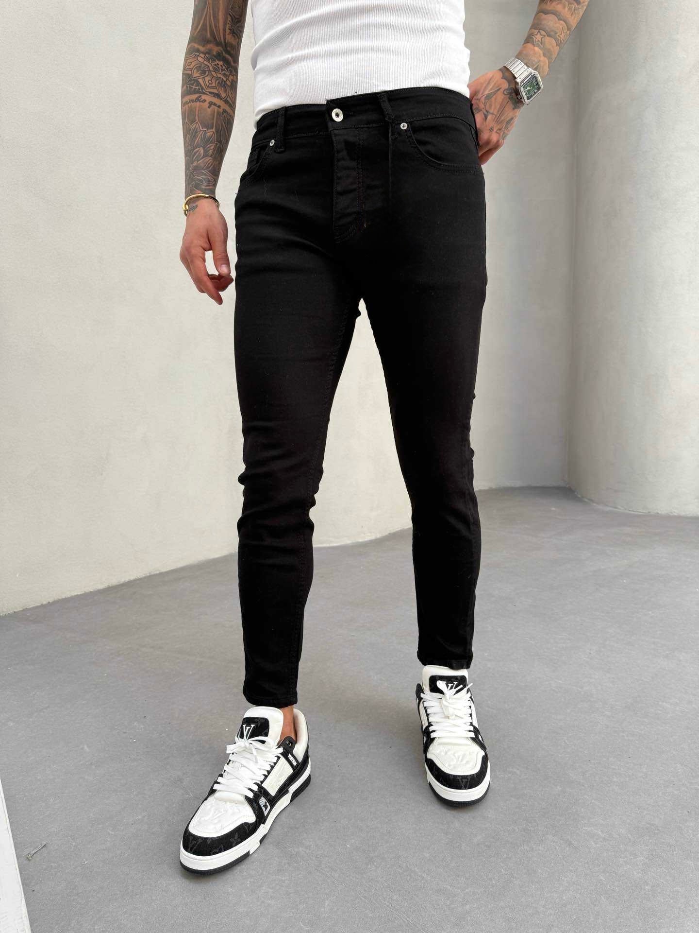 DARK BLACK SLIM FIT JEAN