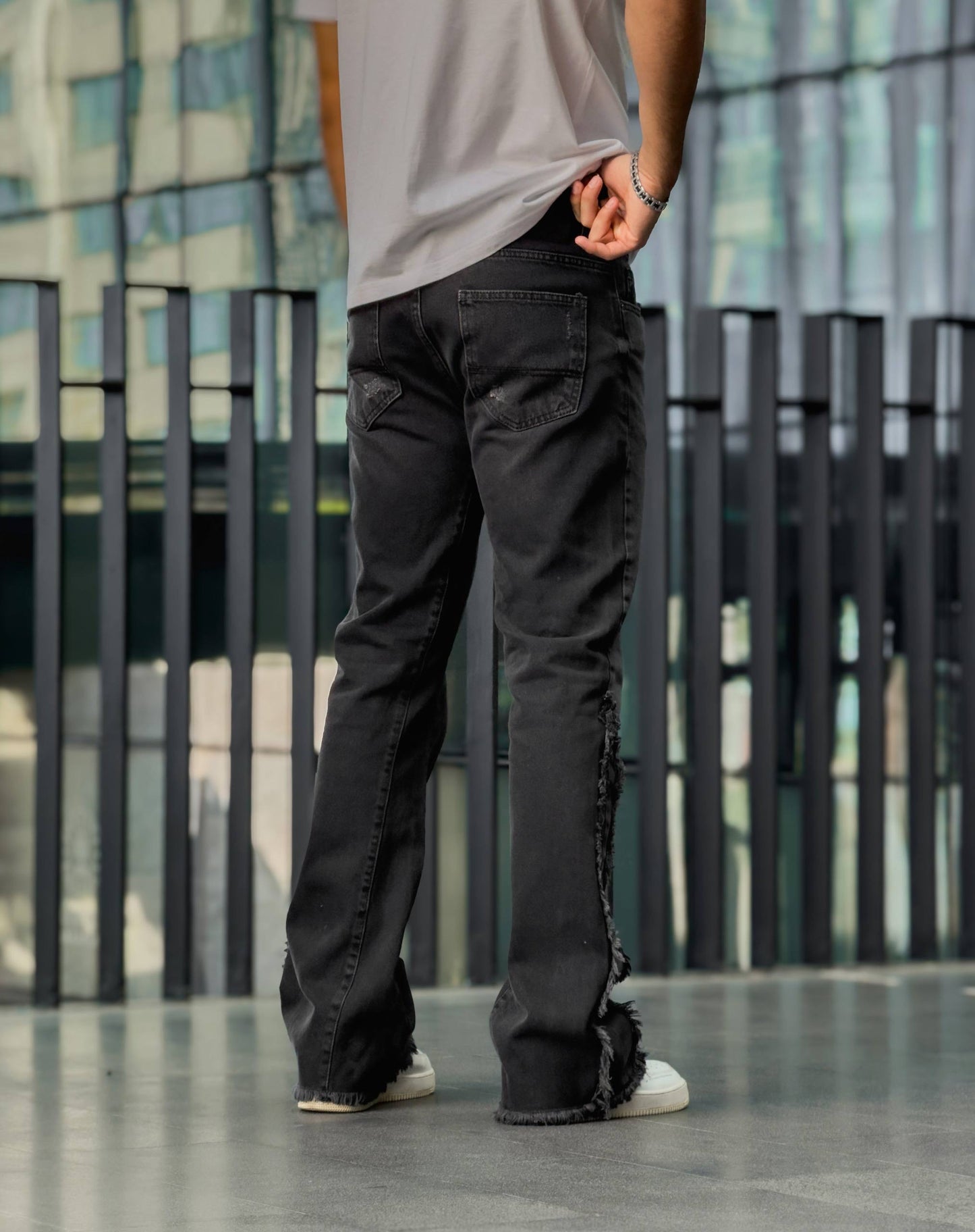 VIP WASHED BLACK FLARE JEAN