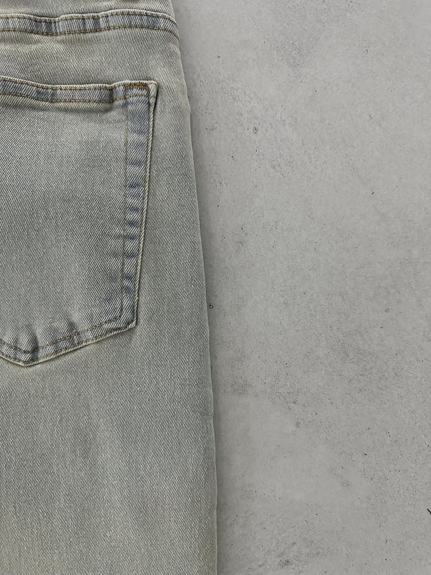 DIRTY WASH FIT JEAN