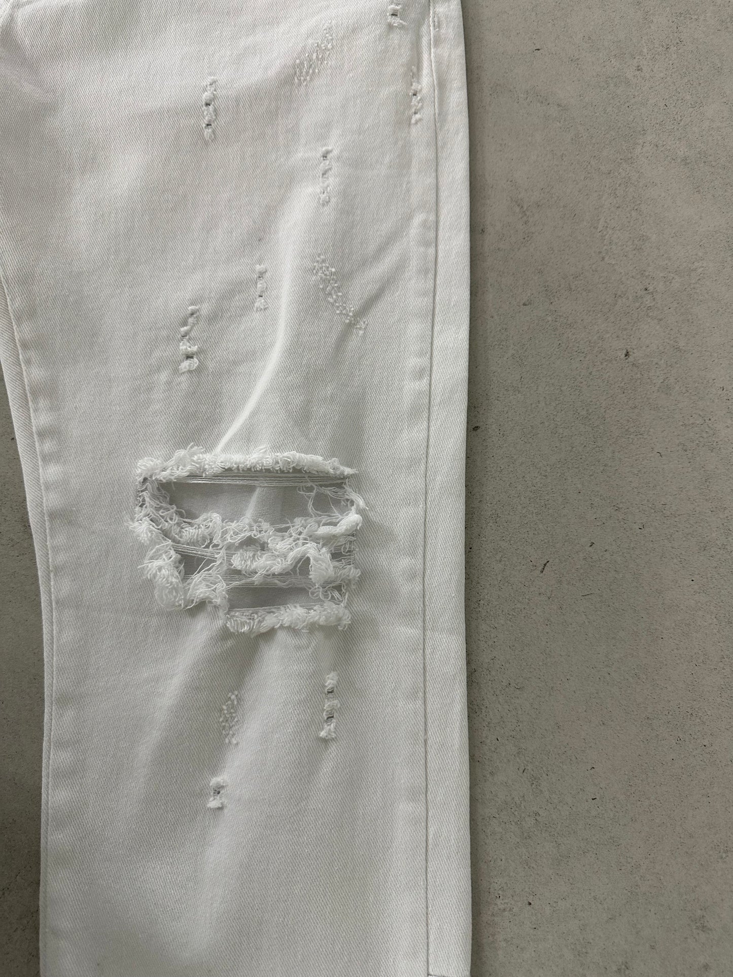 VIP WHITE SLIM FIT JEAN