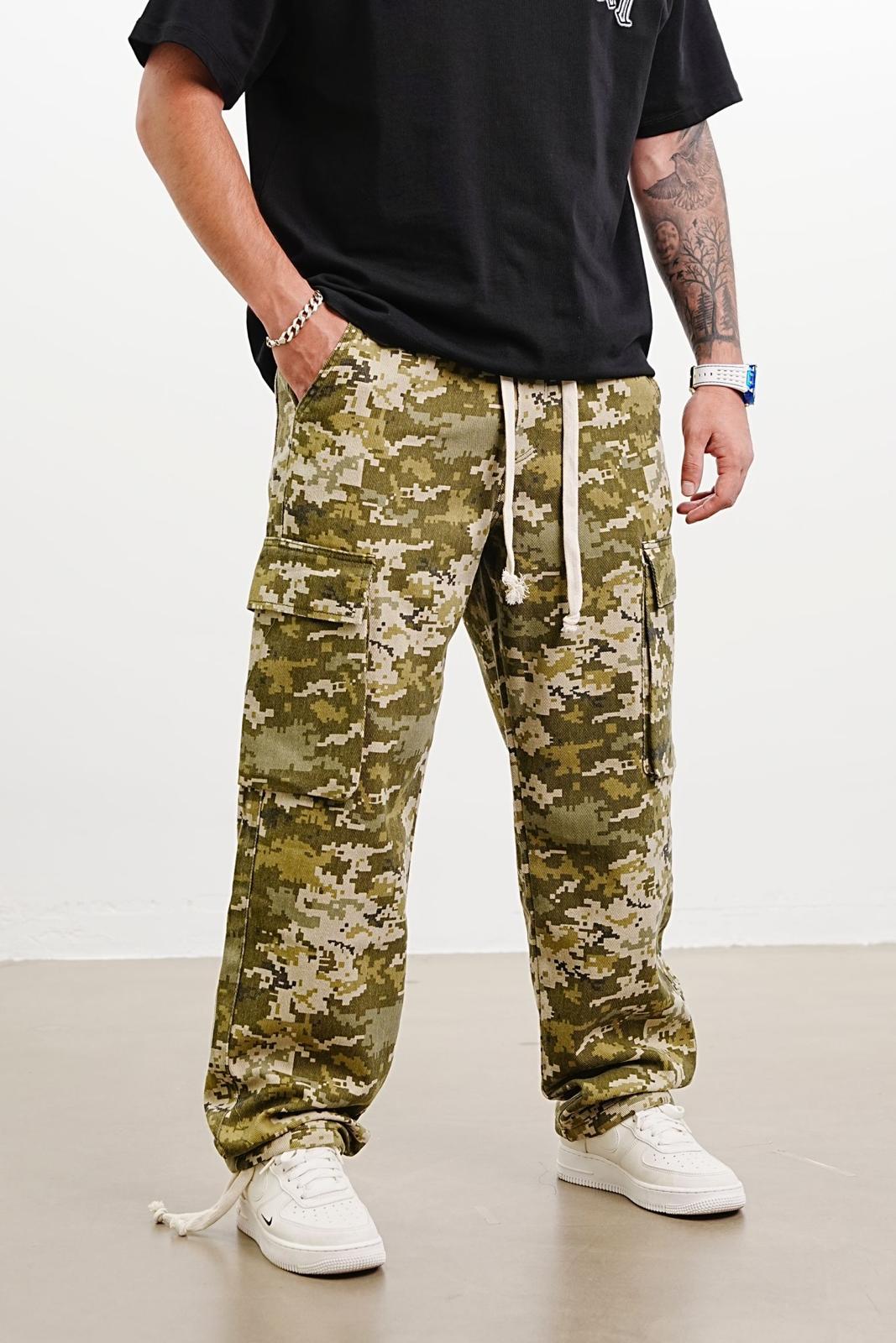 VIP DIGITAL CAMO PANTS