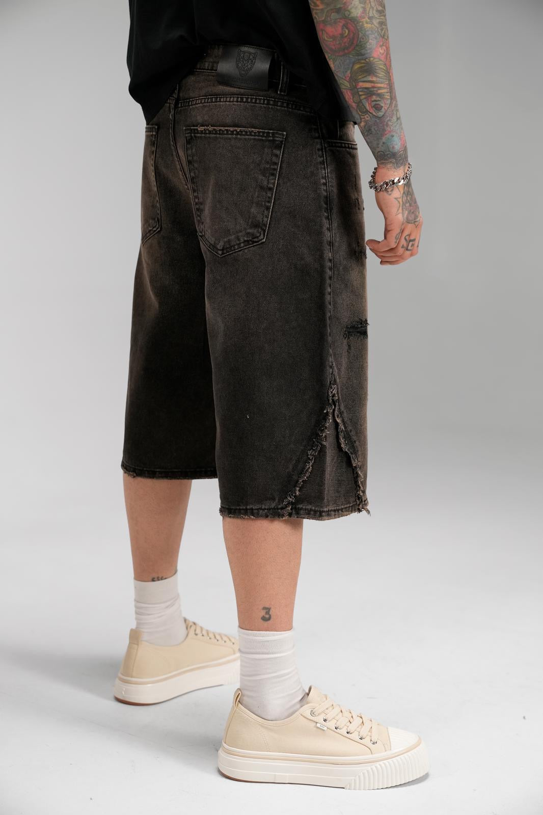 BROWN RIPPED JORT
