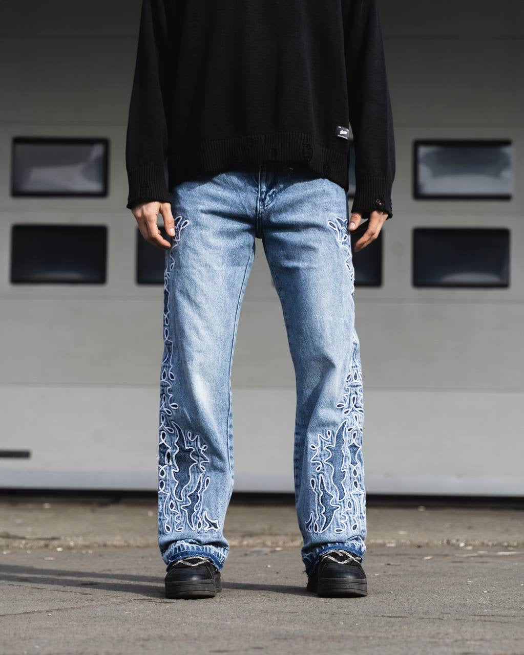 SIDE EMBROIDERY VIP JEAN (2 COLOR)