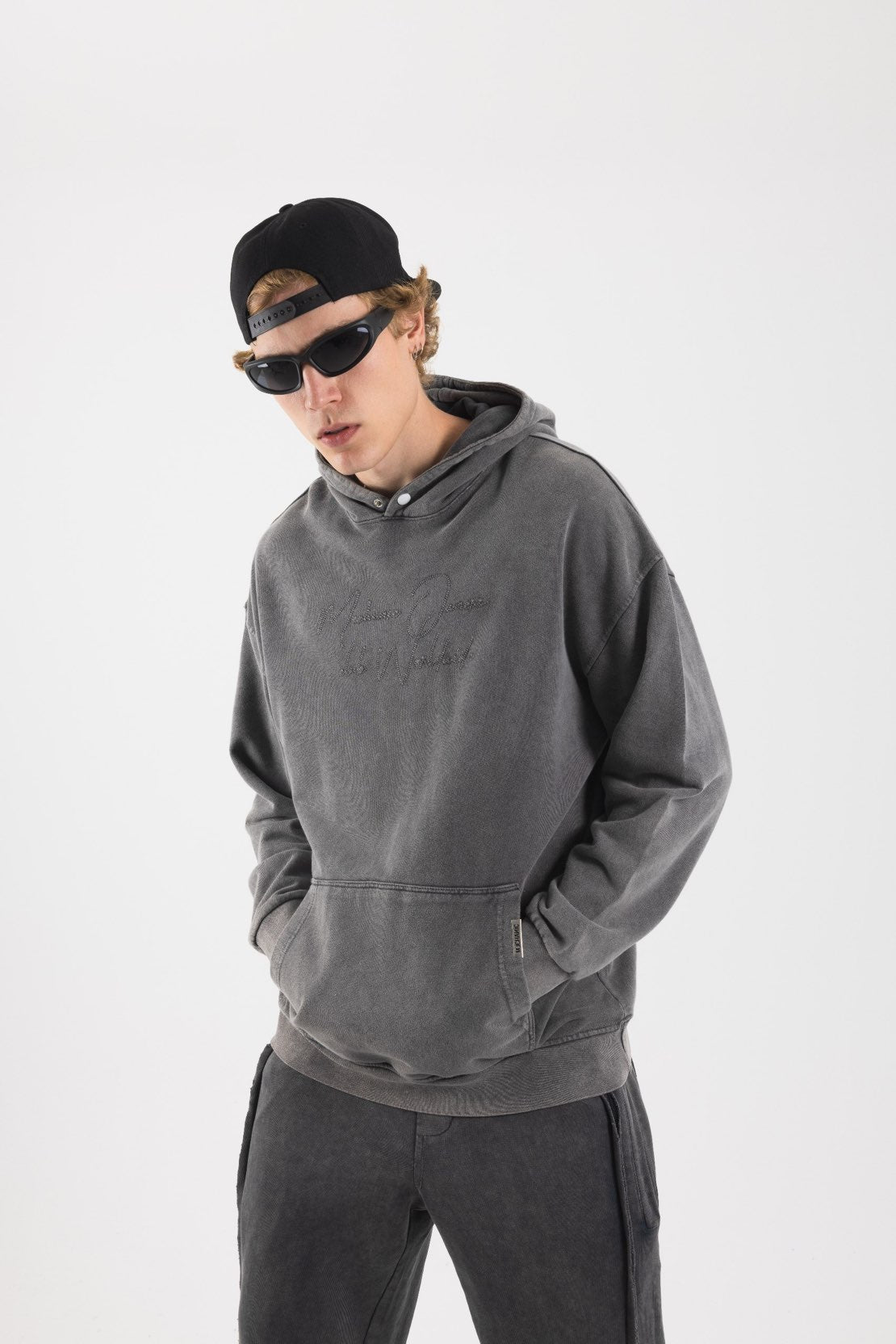 VIP EYE HOODIE (2 COLOR)