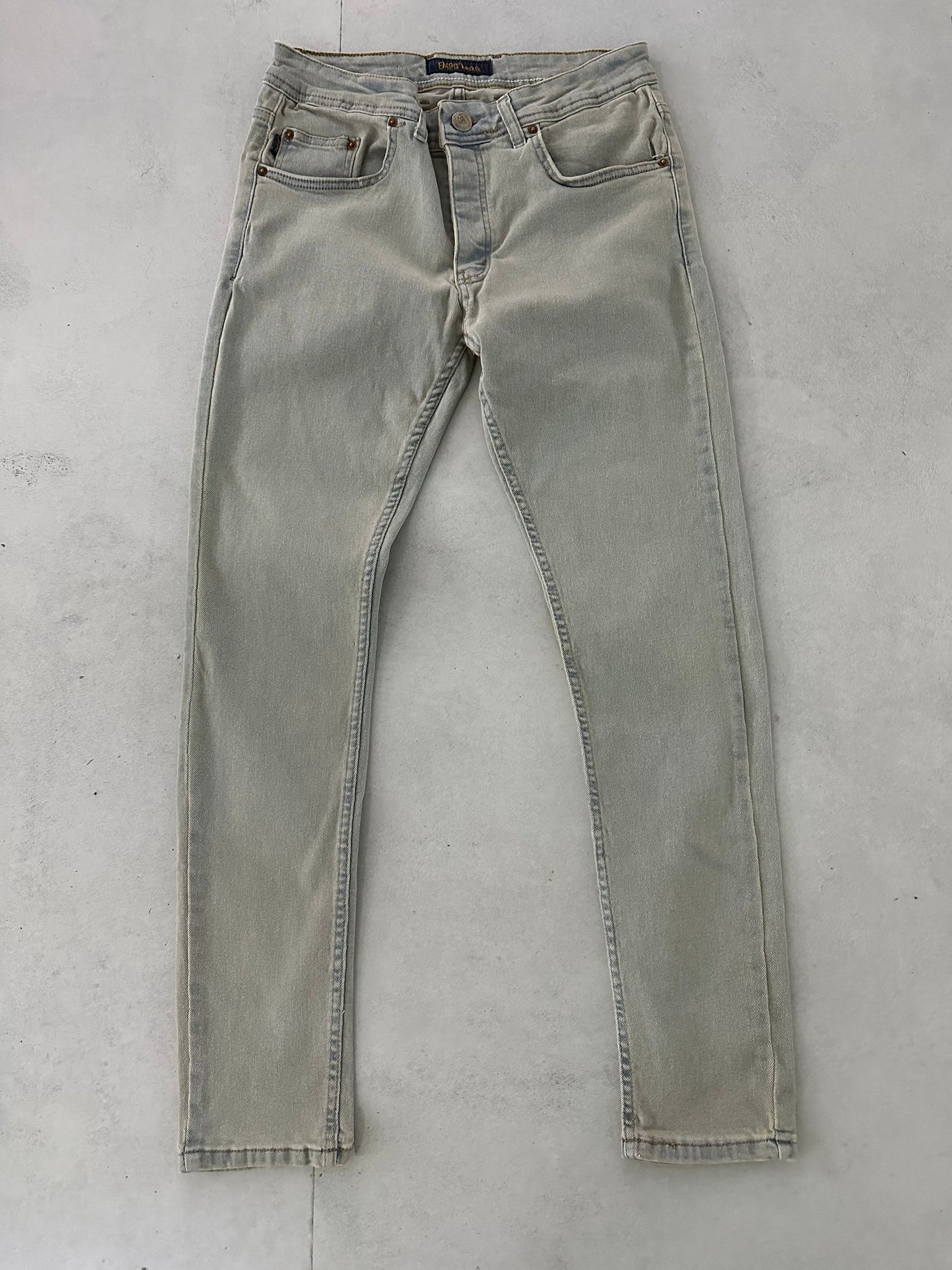 DIRTY WASH FIT JEAN