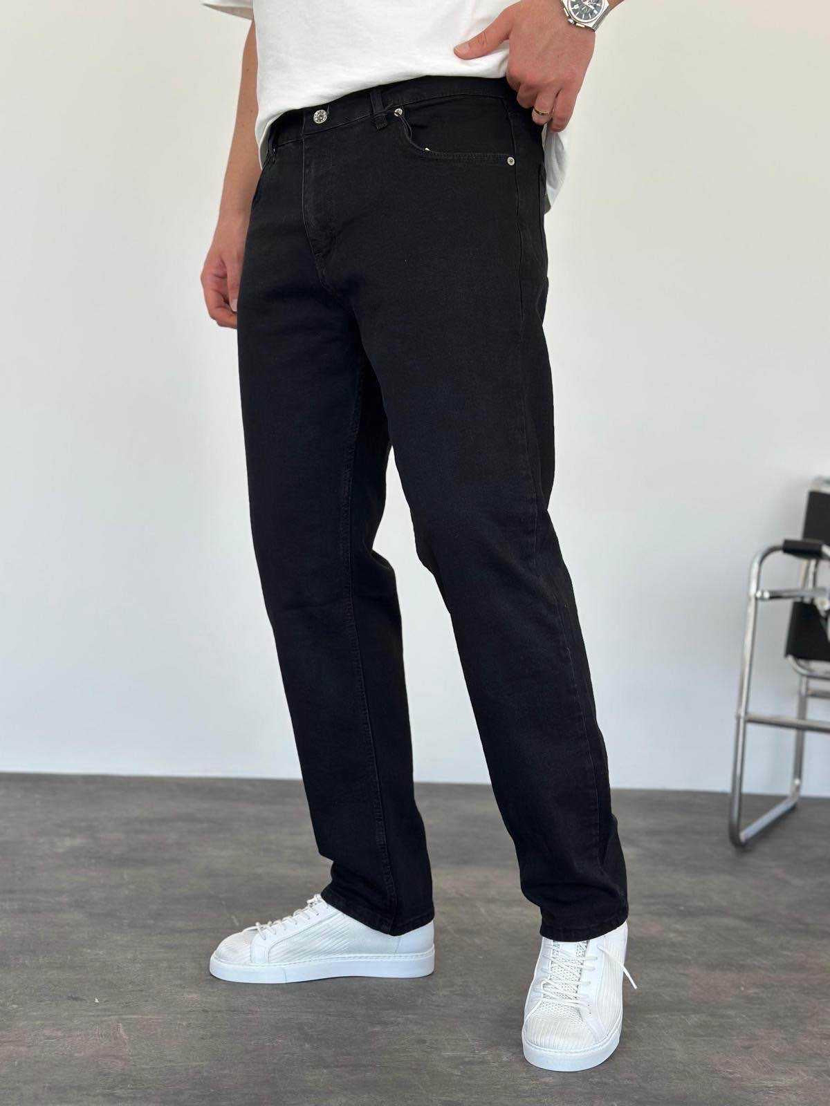 DARK BLACK REGULAR FIT JEAN