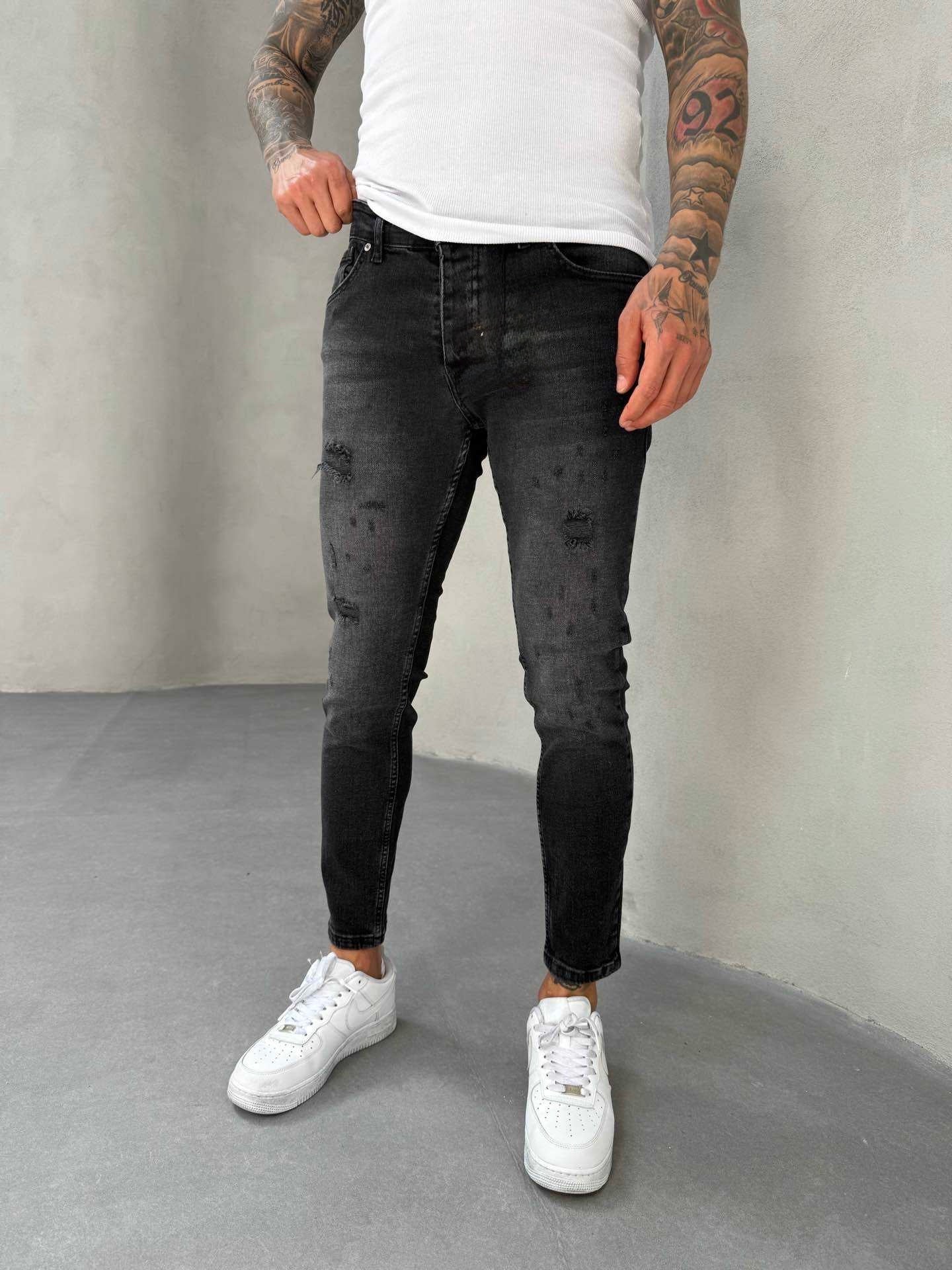 RIPPED SOFT BLACK SLIM FIT JEAN