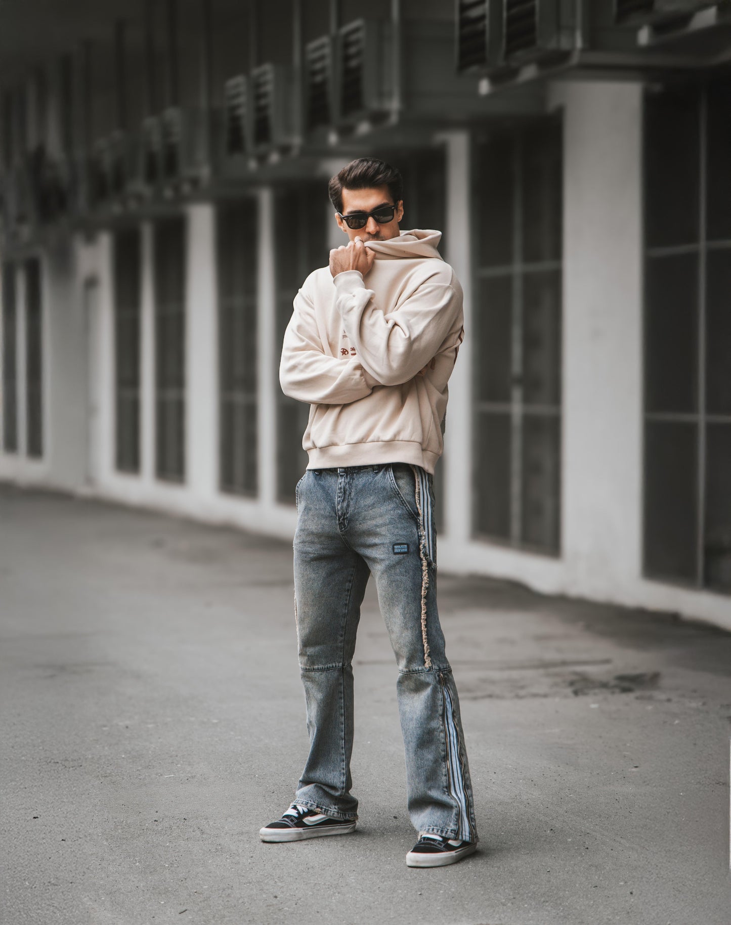 DIRTY WASHED SIDE ZIPPER VIP JEAN