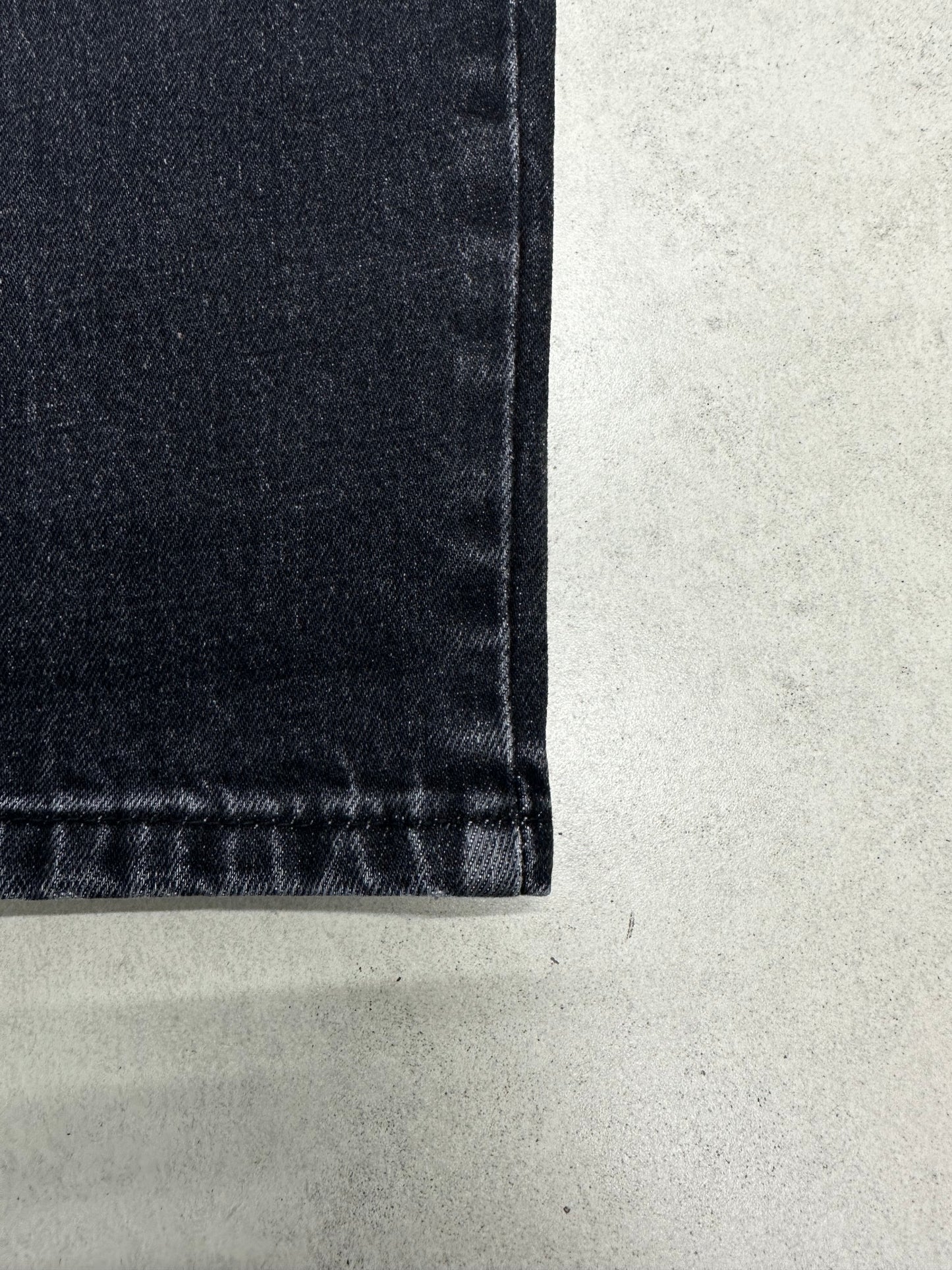 KNEE RIPPED BOYFRIEND STYLE BLACK JEAN