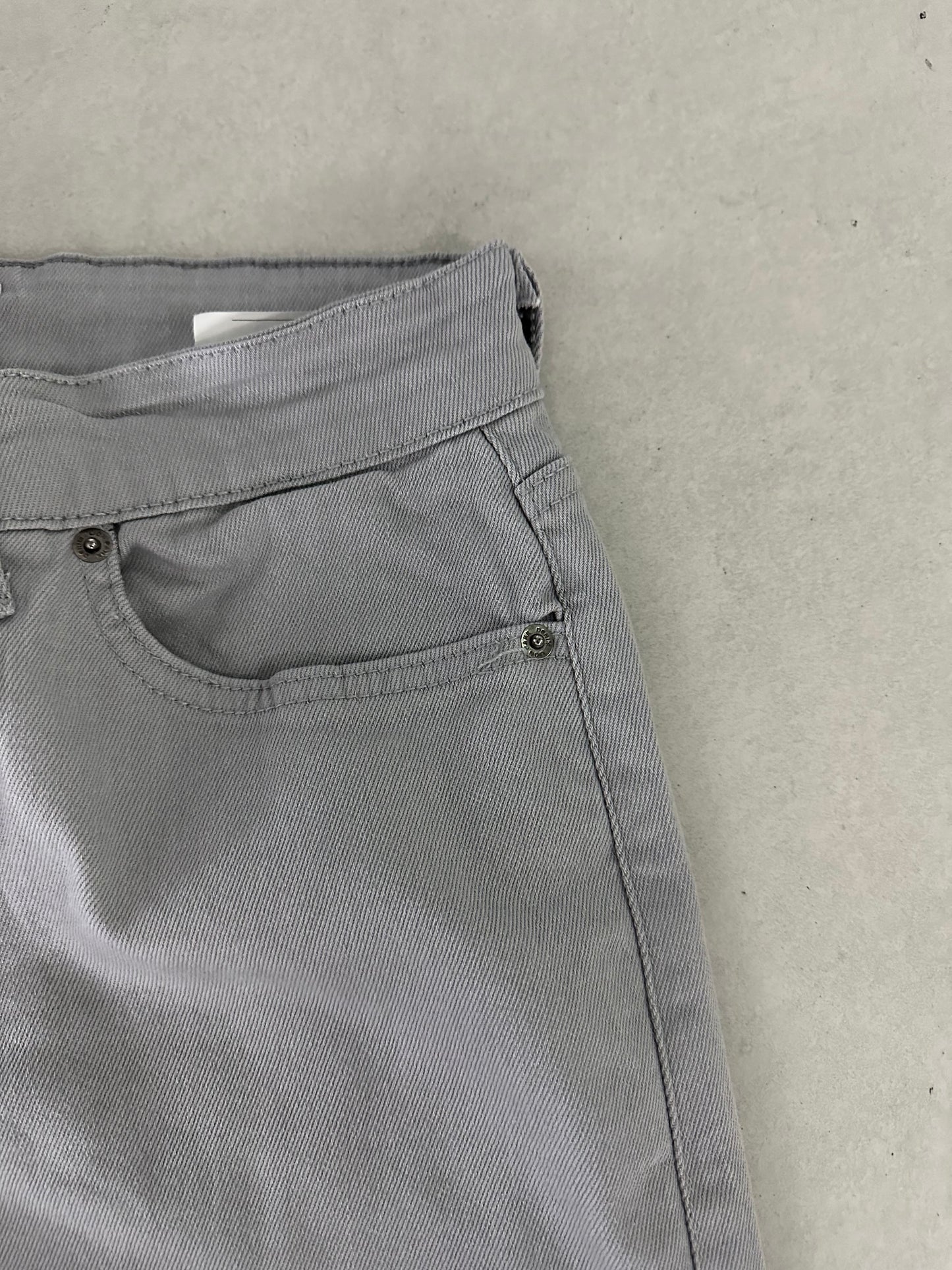 LIGHT GRAY FIT JEAN