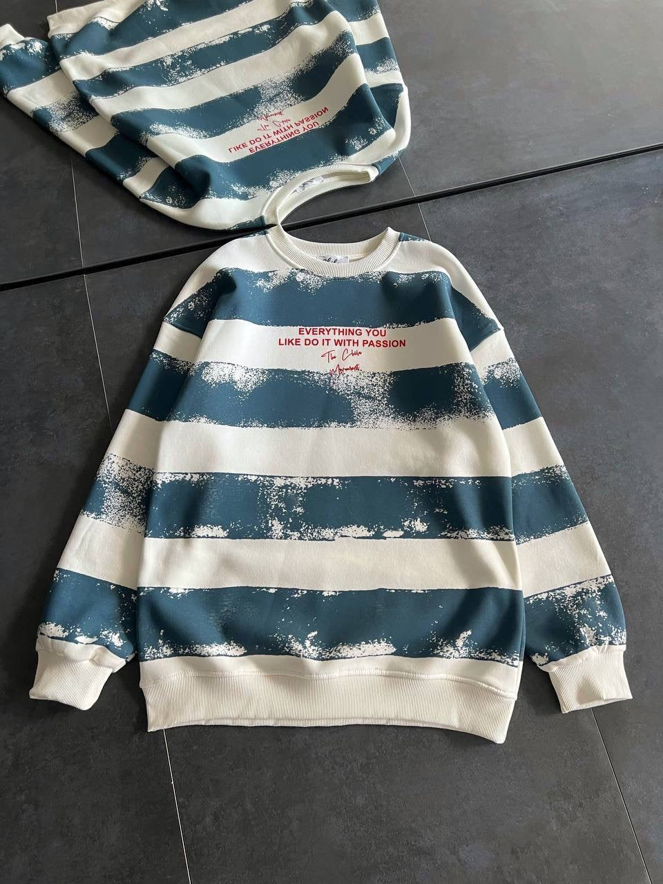 THE CHILLA MOVEMENT STRIPE SWEATER (3 COLOR)