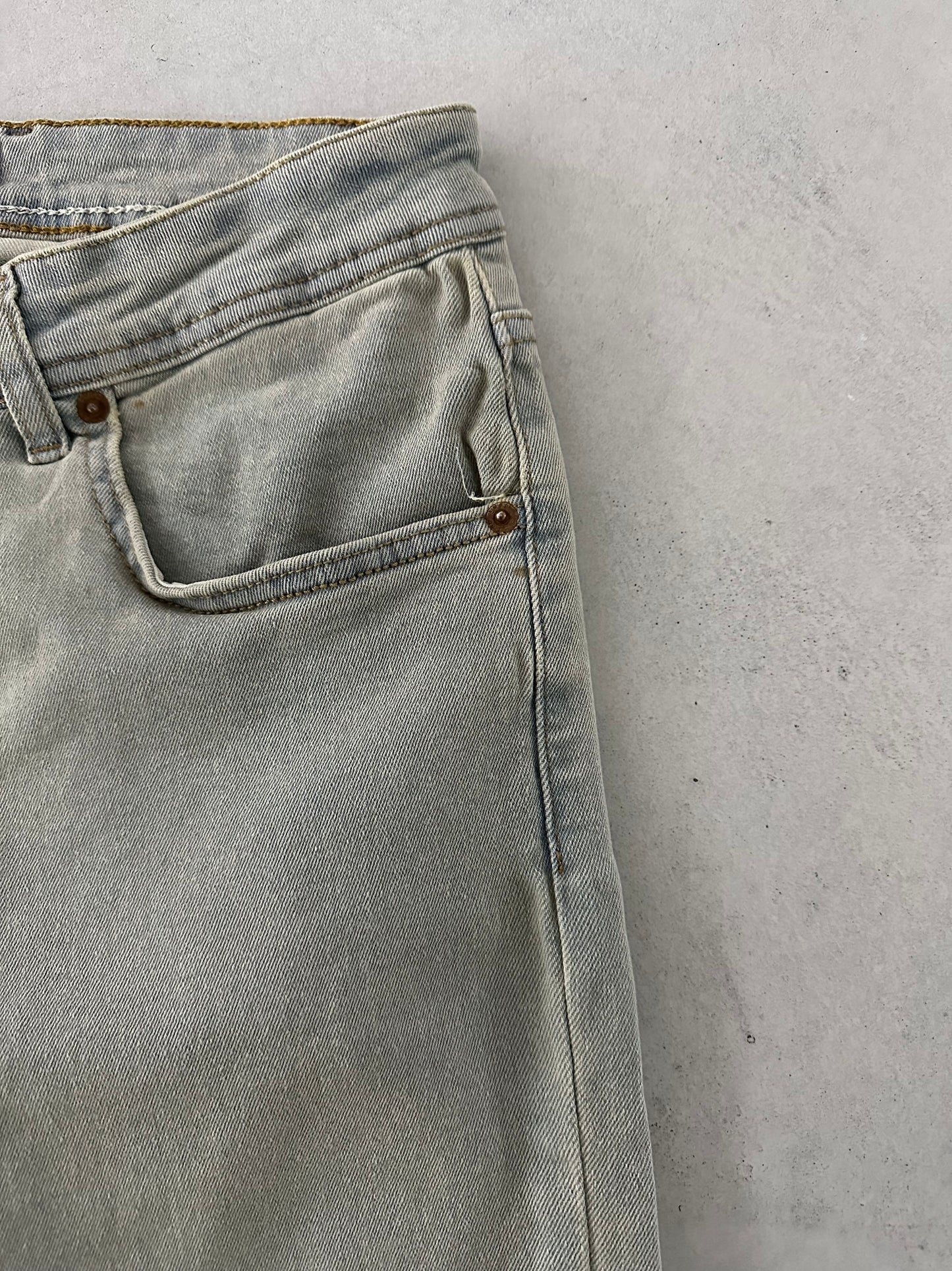 DIRTY WASH FIT JEAN