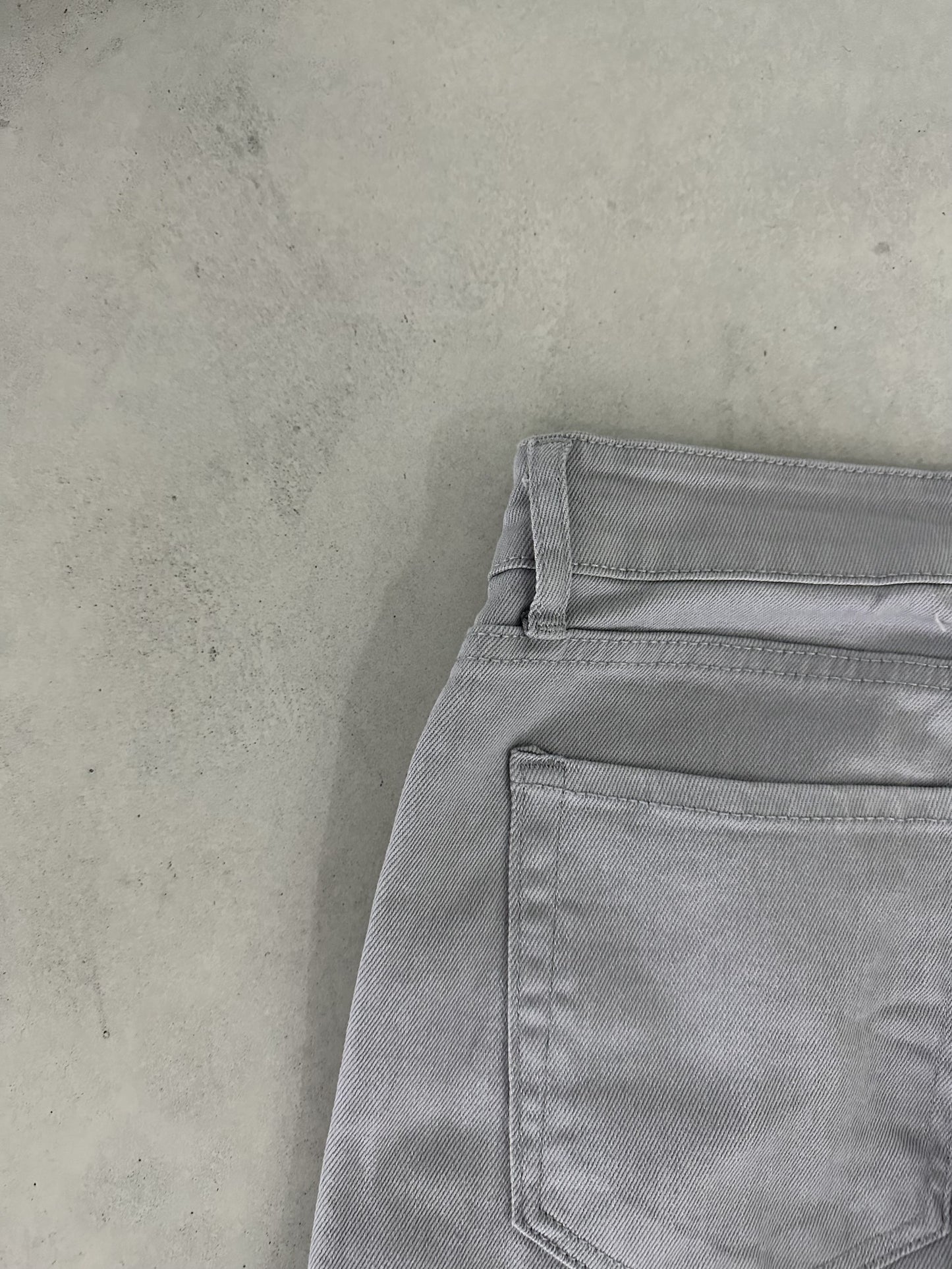 LIGHT GRAY FIT JEAN
