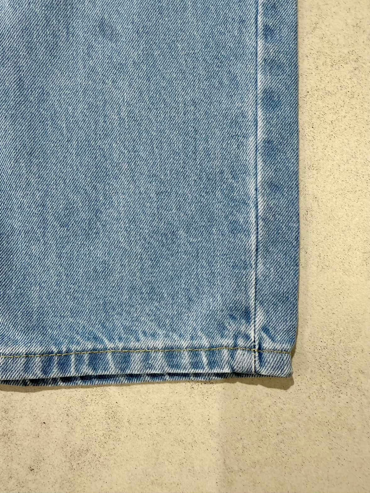 LIGHT BLUE STRAIGHT CUT JEAN