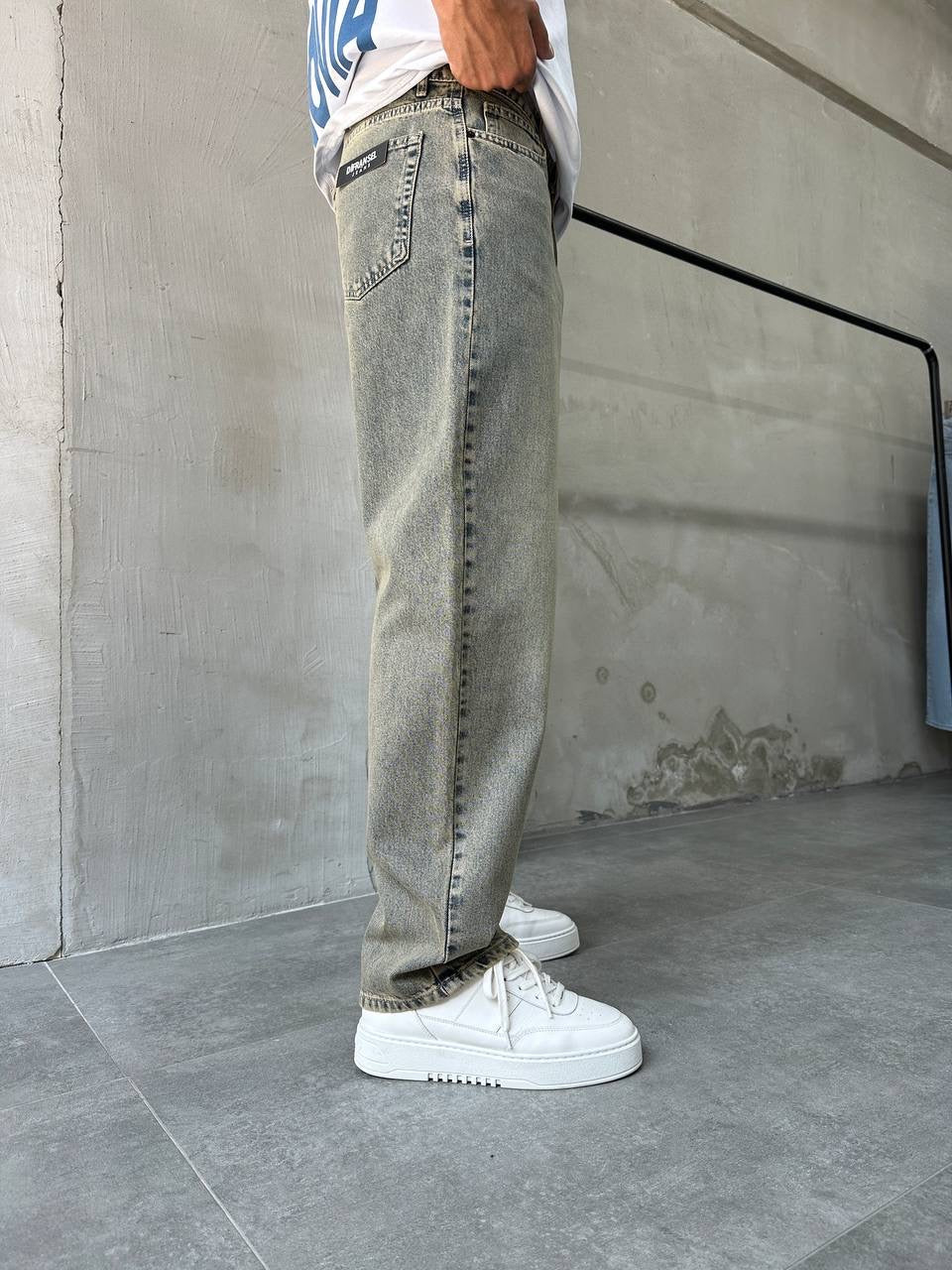 DIRTY-WASHED BAGGY JEAN
