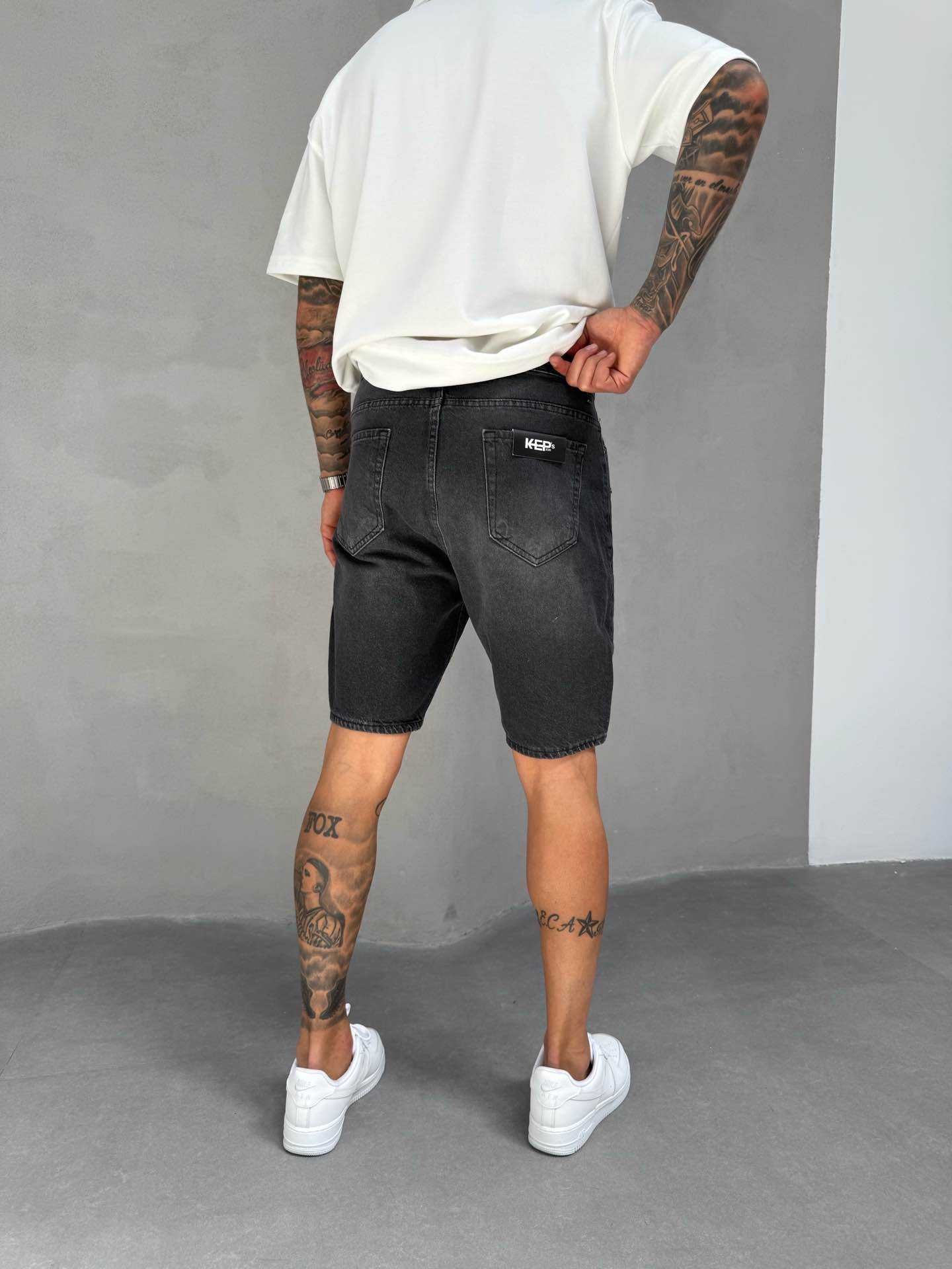 WASHED BLACK SHORT