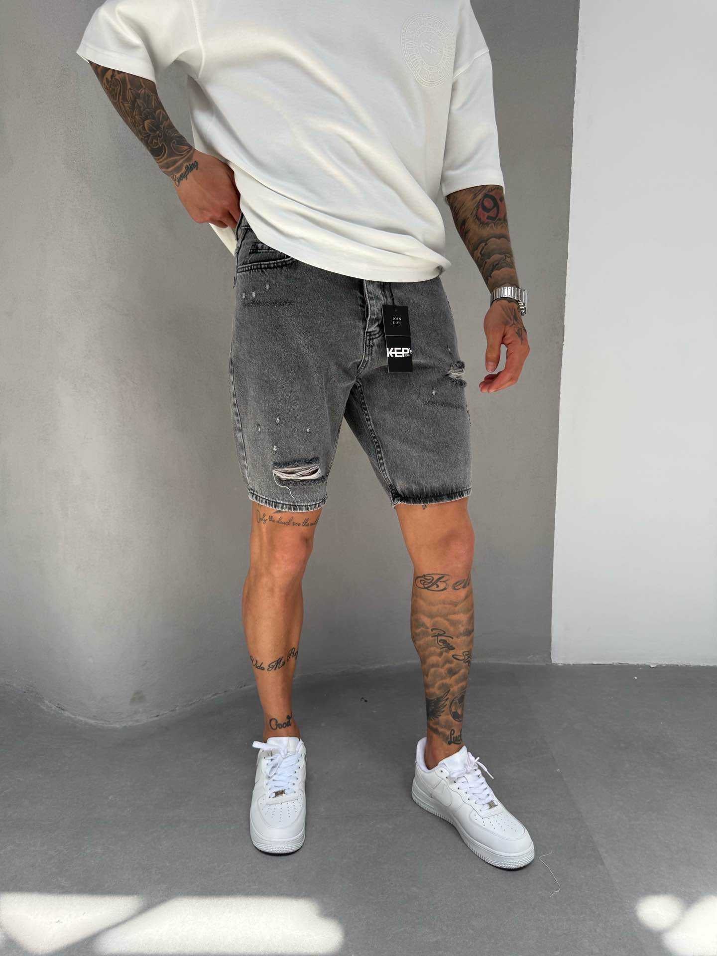 STONEWASHED GRAY RIPPED SHORT