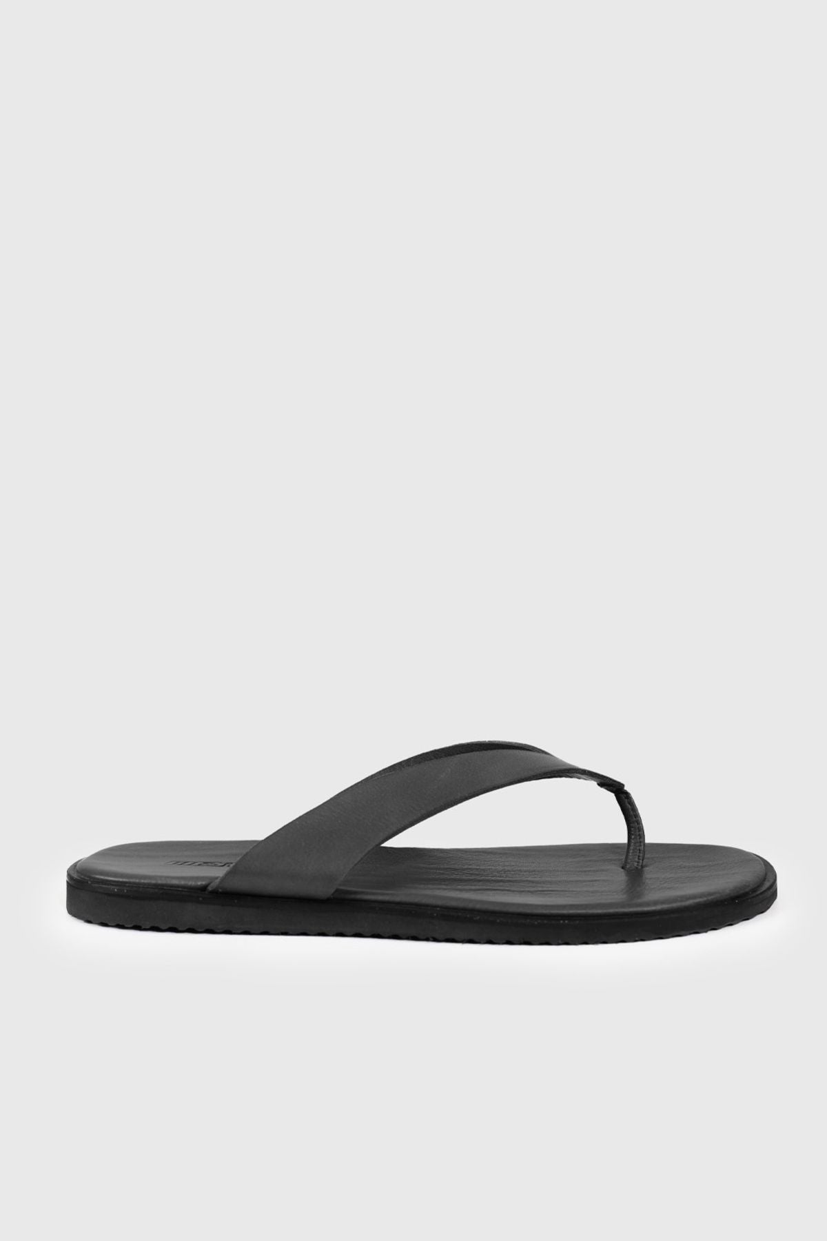 LEATHER STRAPPY SLIPPERS