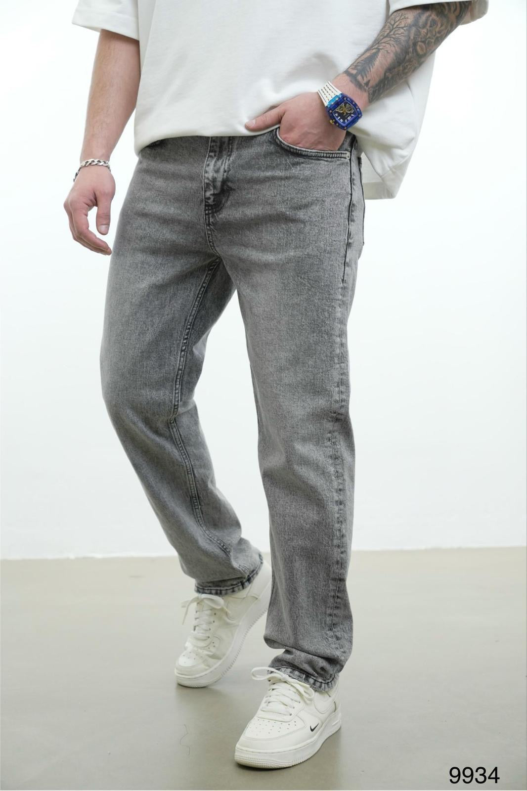 PREMIUM LIGHT GRAY STRAIGHT CUT JEAN