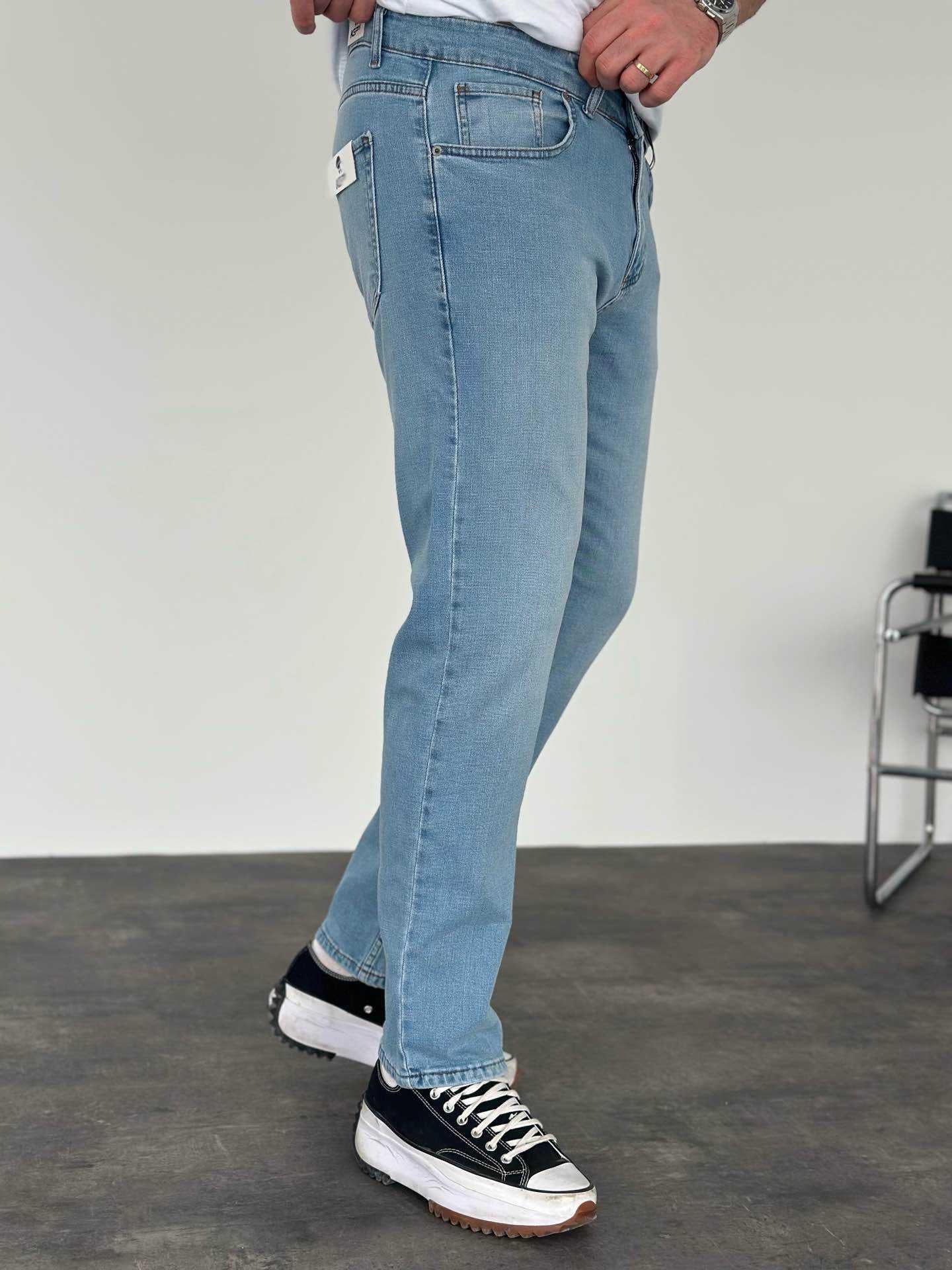 LIGHT BLUE REGULAR FIT JEAN