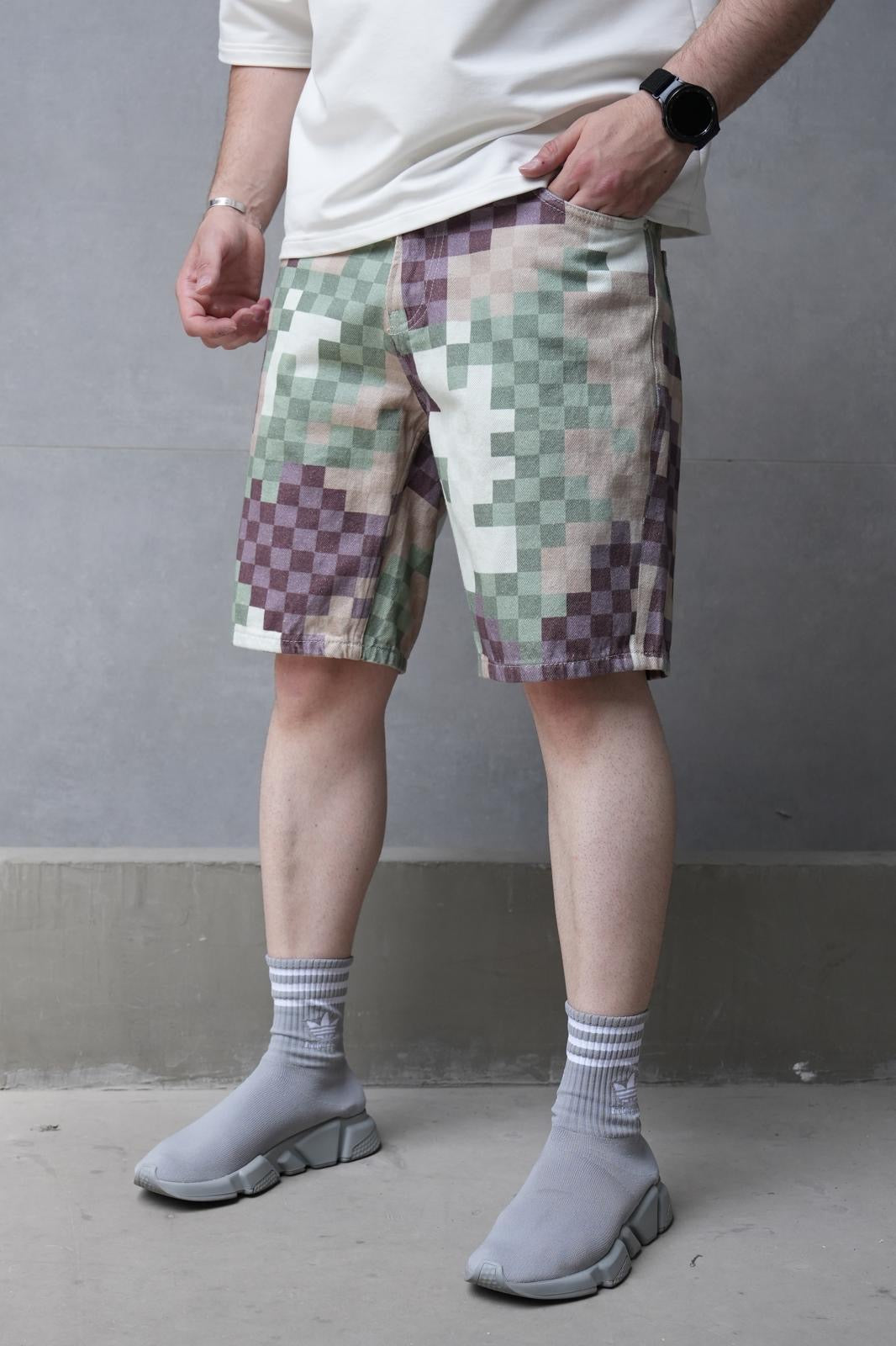 PREMIUM CHECK SHORT
