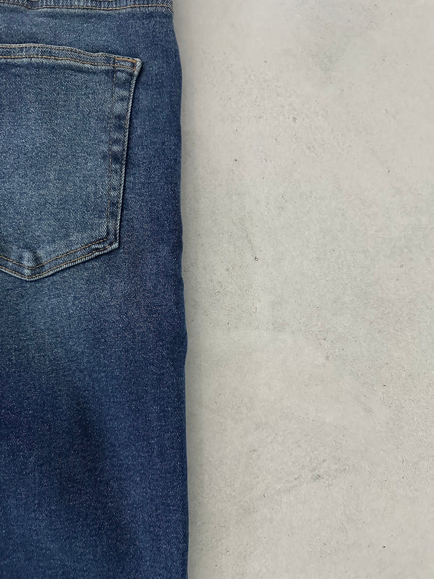 DARK BLUE DAMAGED JEAN