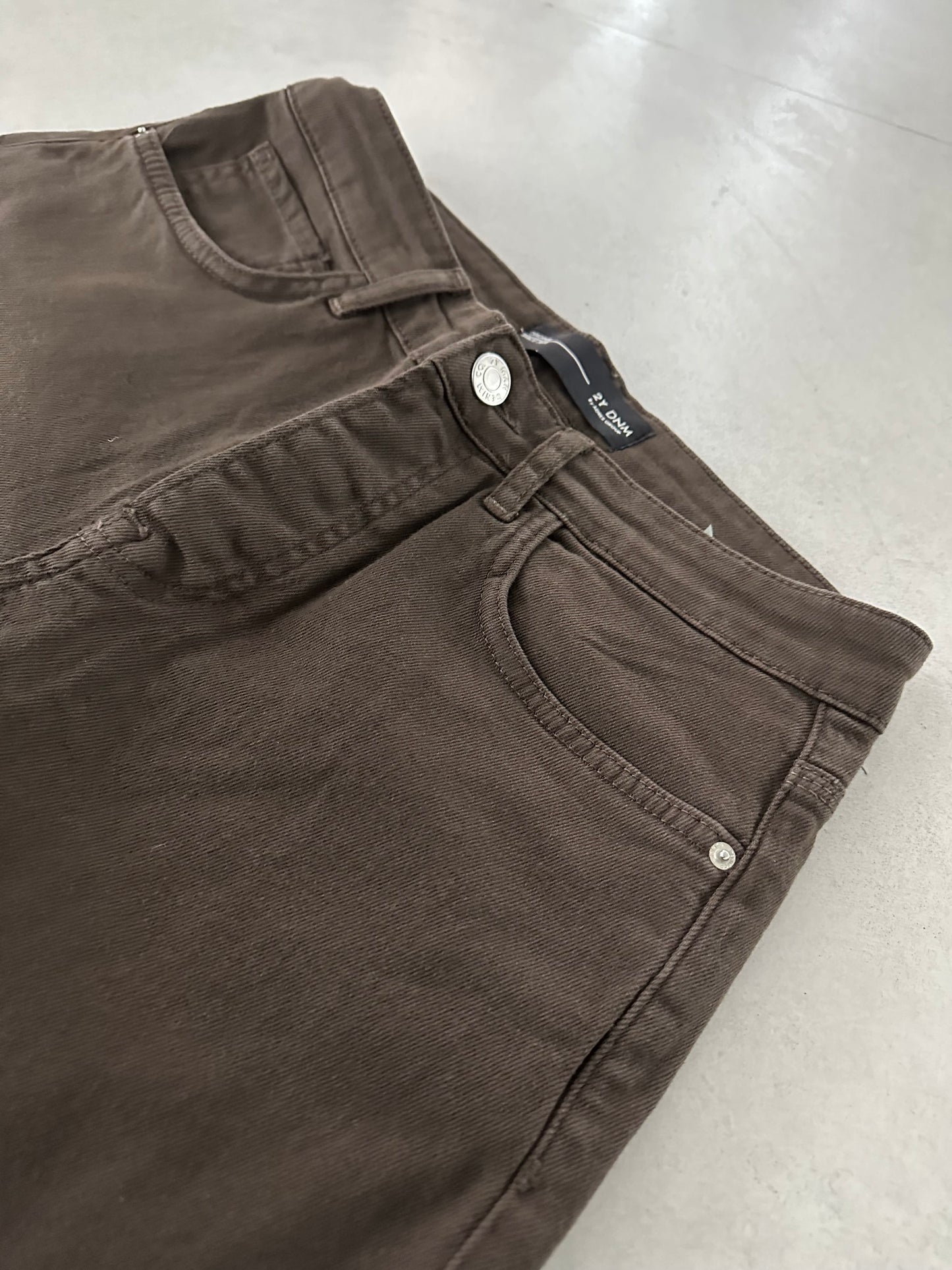 PREMIUM DARK BROWN JEAN