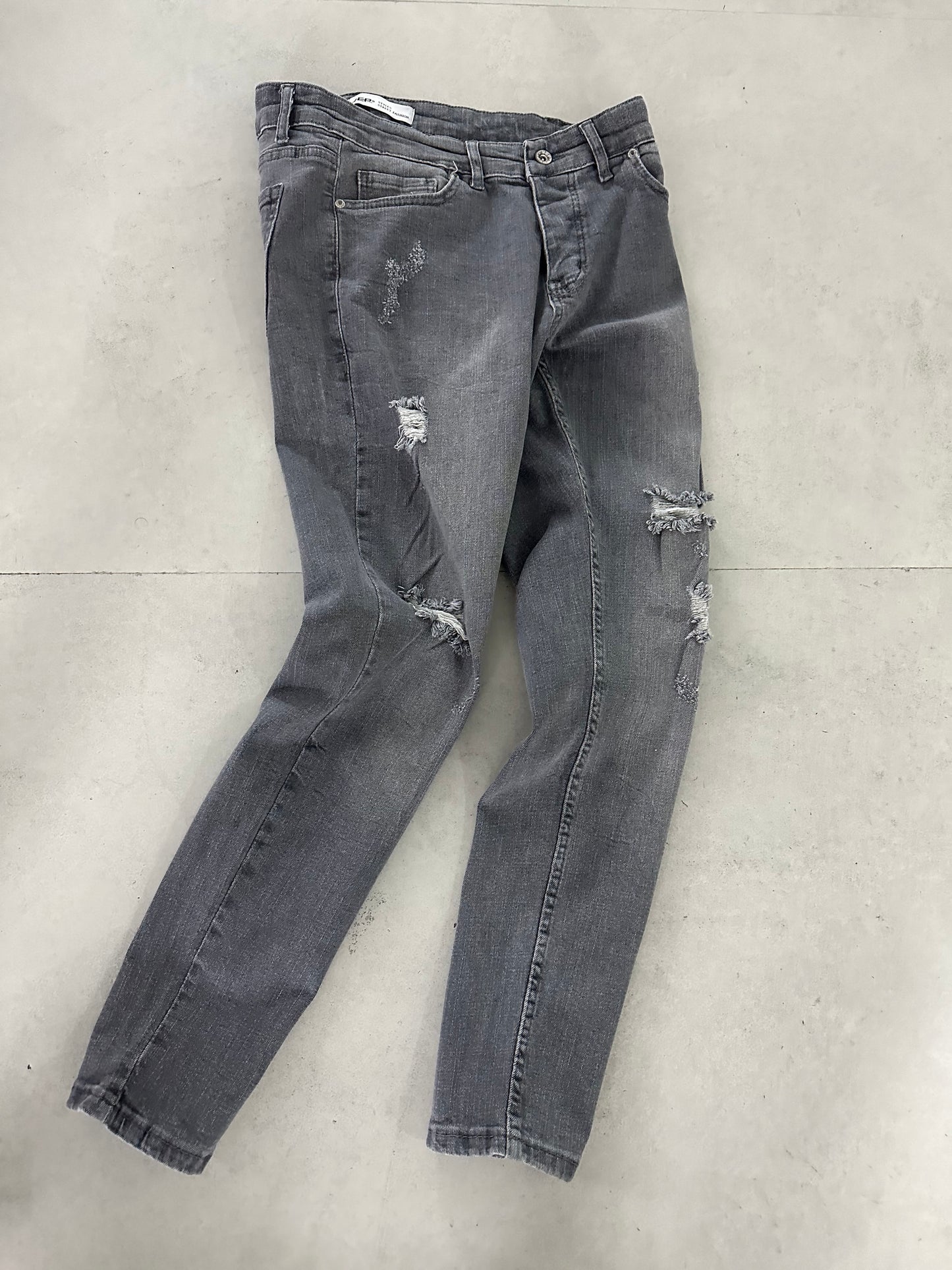 DAMAGED SLIM FIT JEAN