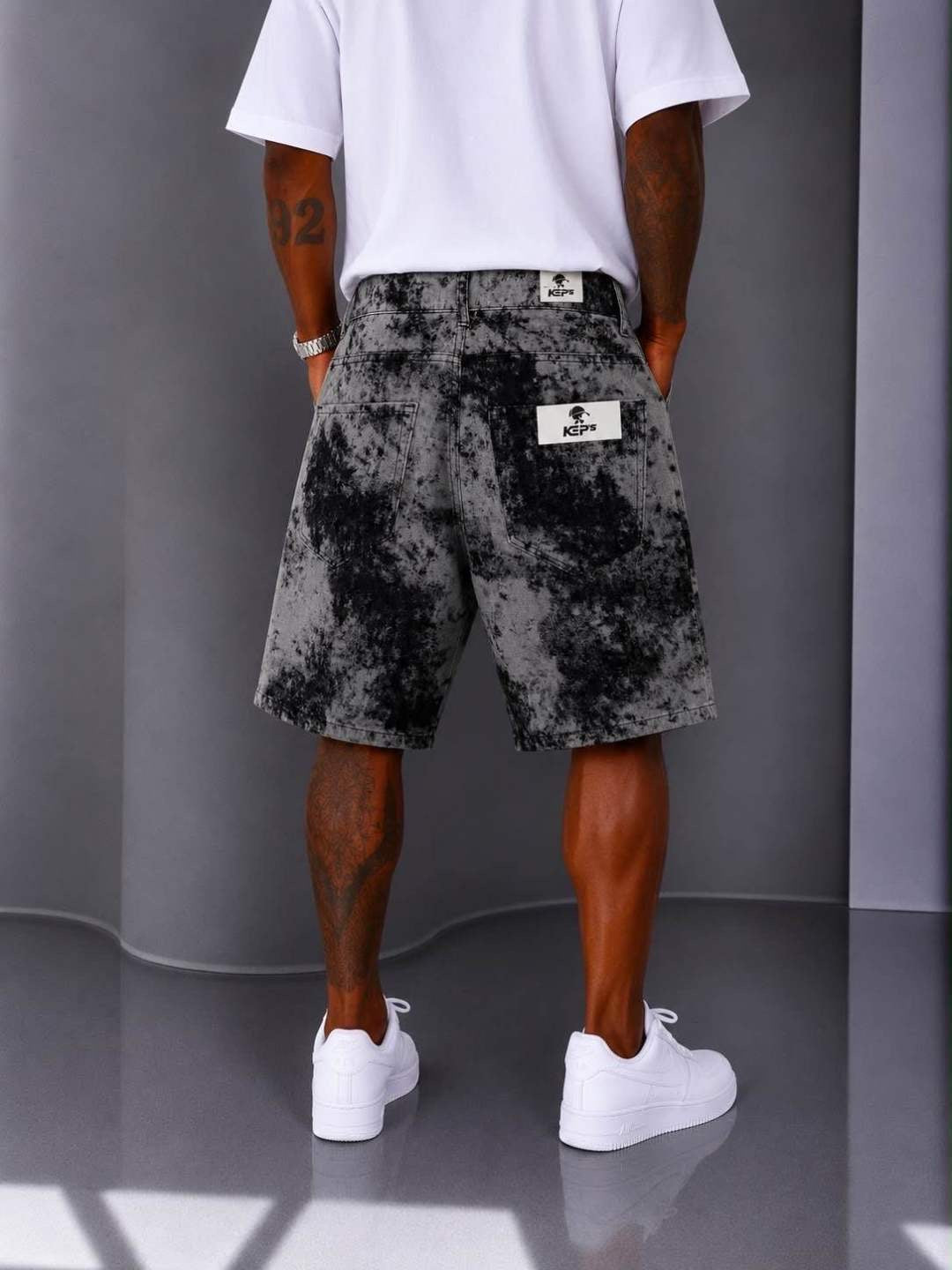 PREMIUM BLACK BLEACH SHORT