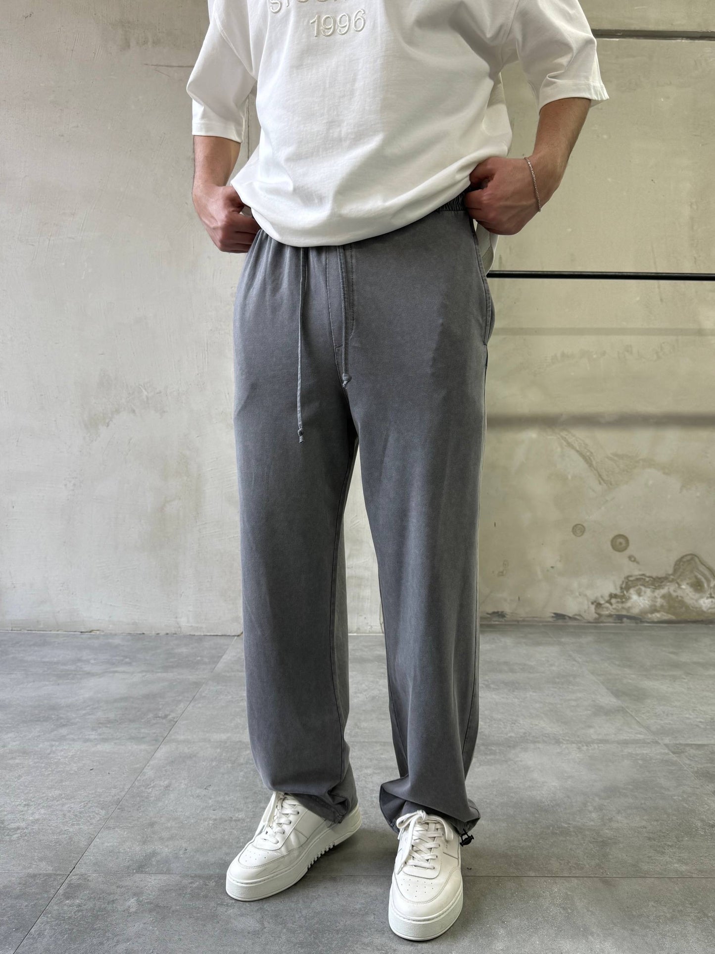 PREMIUM STONEWASHED SWEATPANTS