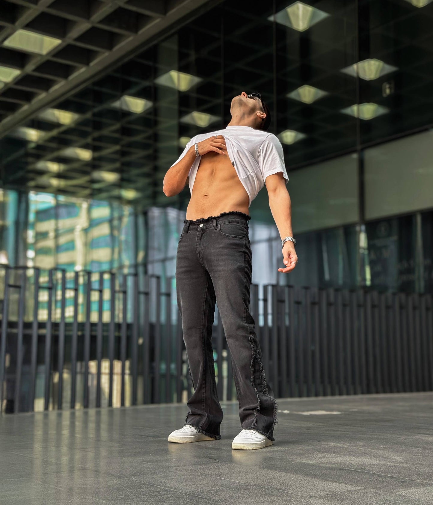 VIP WASHED BLACK FLARE JEAN