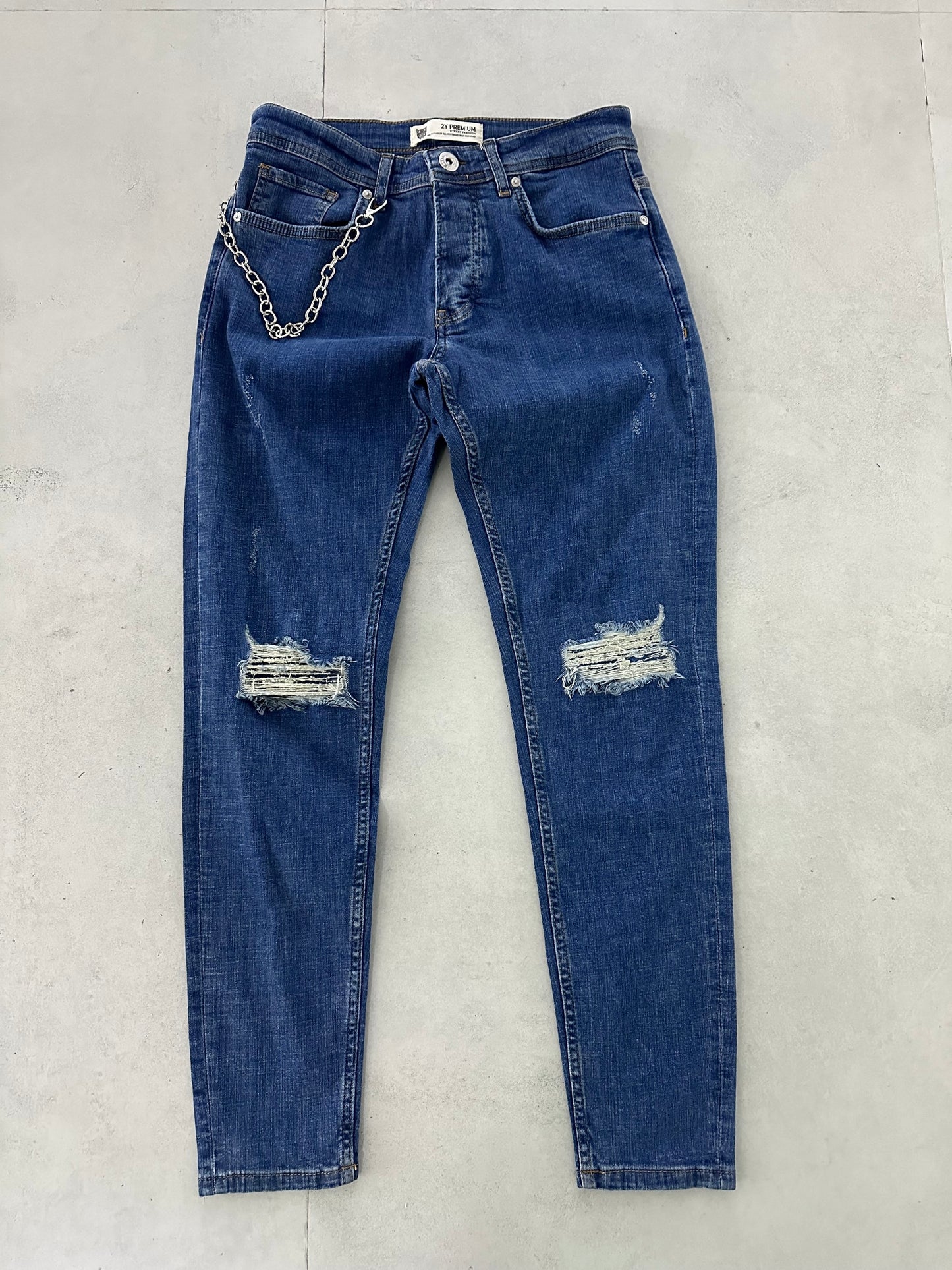 KNEE RIPPED DARK BLUE JEAN