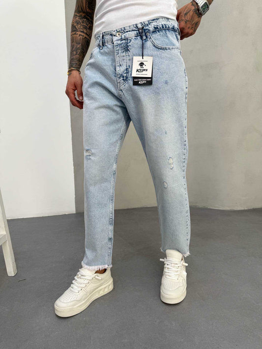 RIPPED BOYFRIEND CUT ICY JEAN