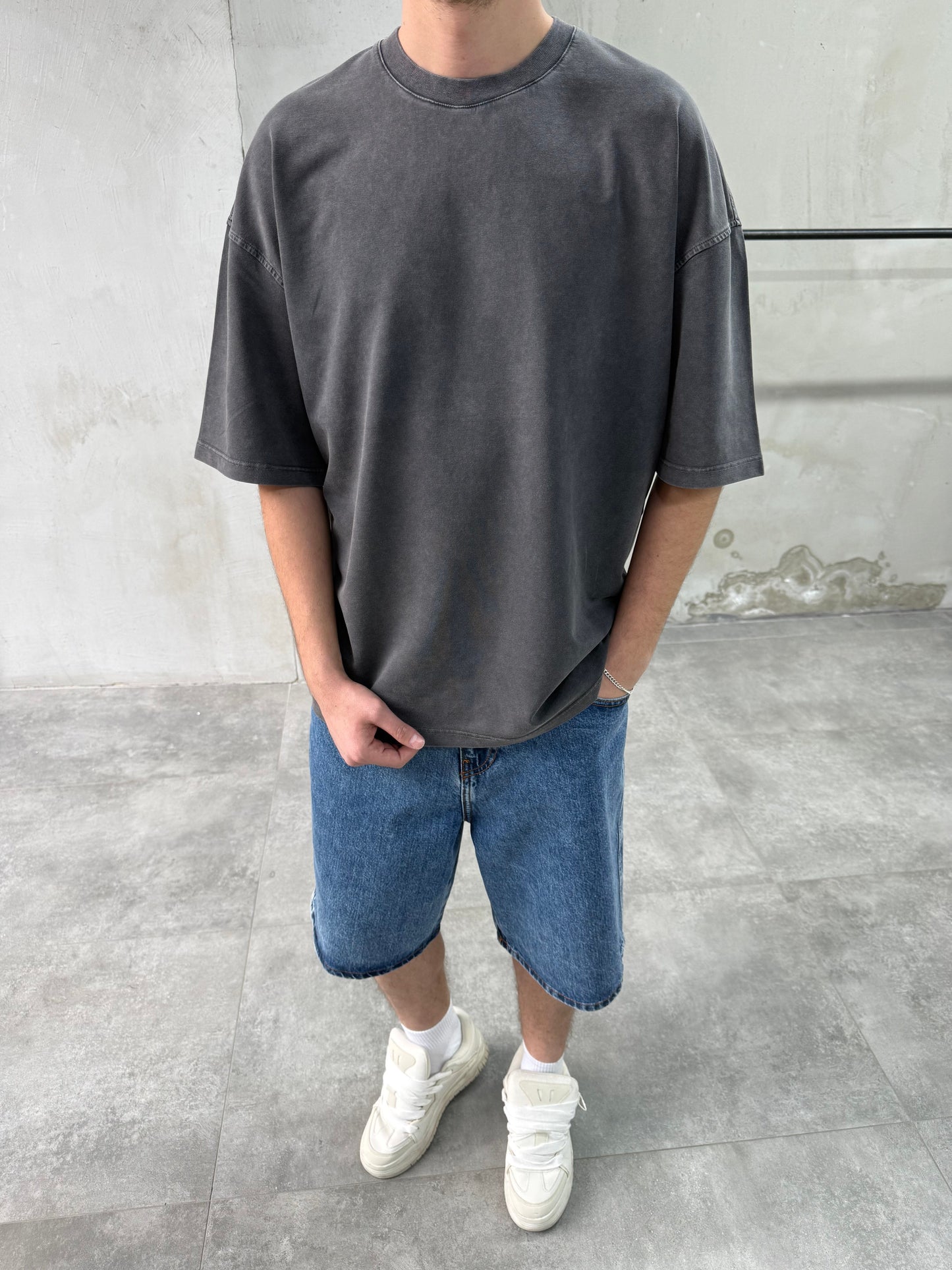 PREMIUM STONEWASHED T-SHIRT