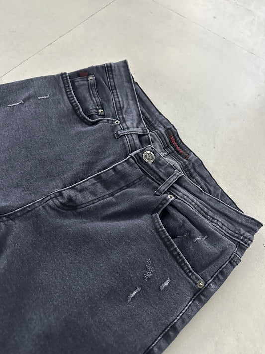 GRAY DAMAGED JEAN