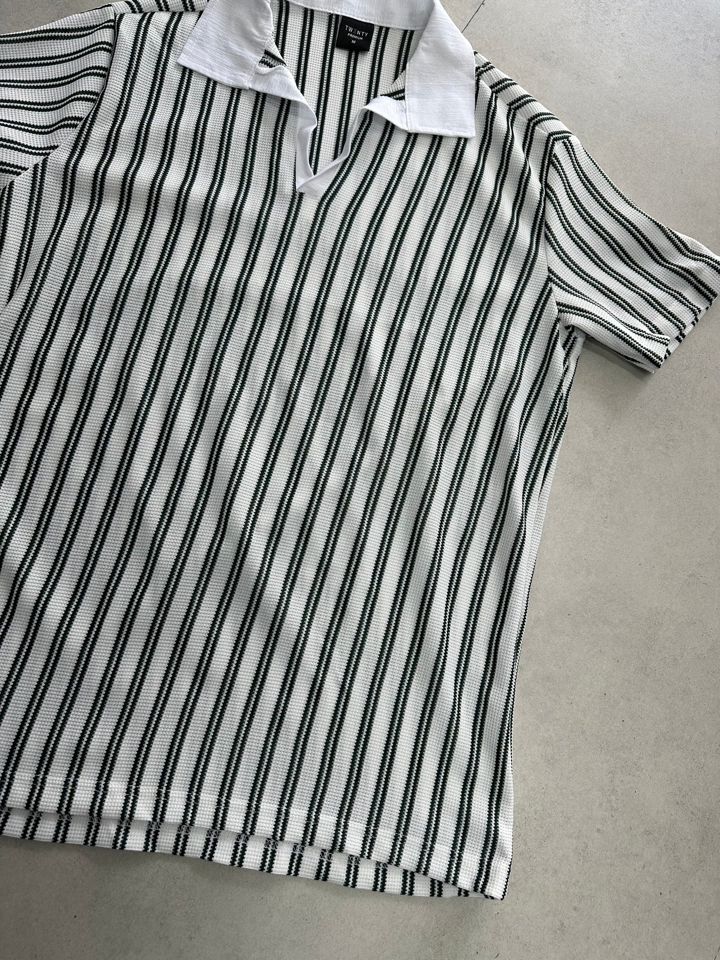 REGULAR FIR ENGLISH COLLAR STRIPE T-SHIRT