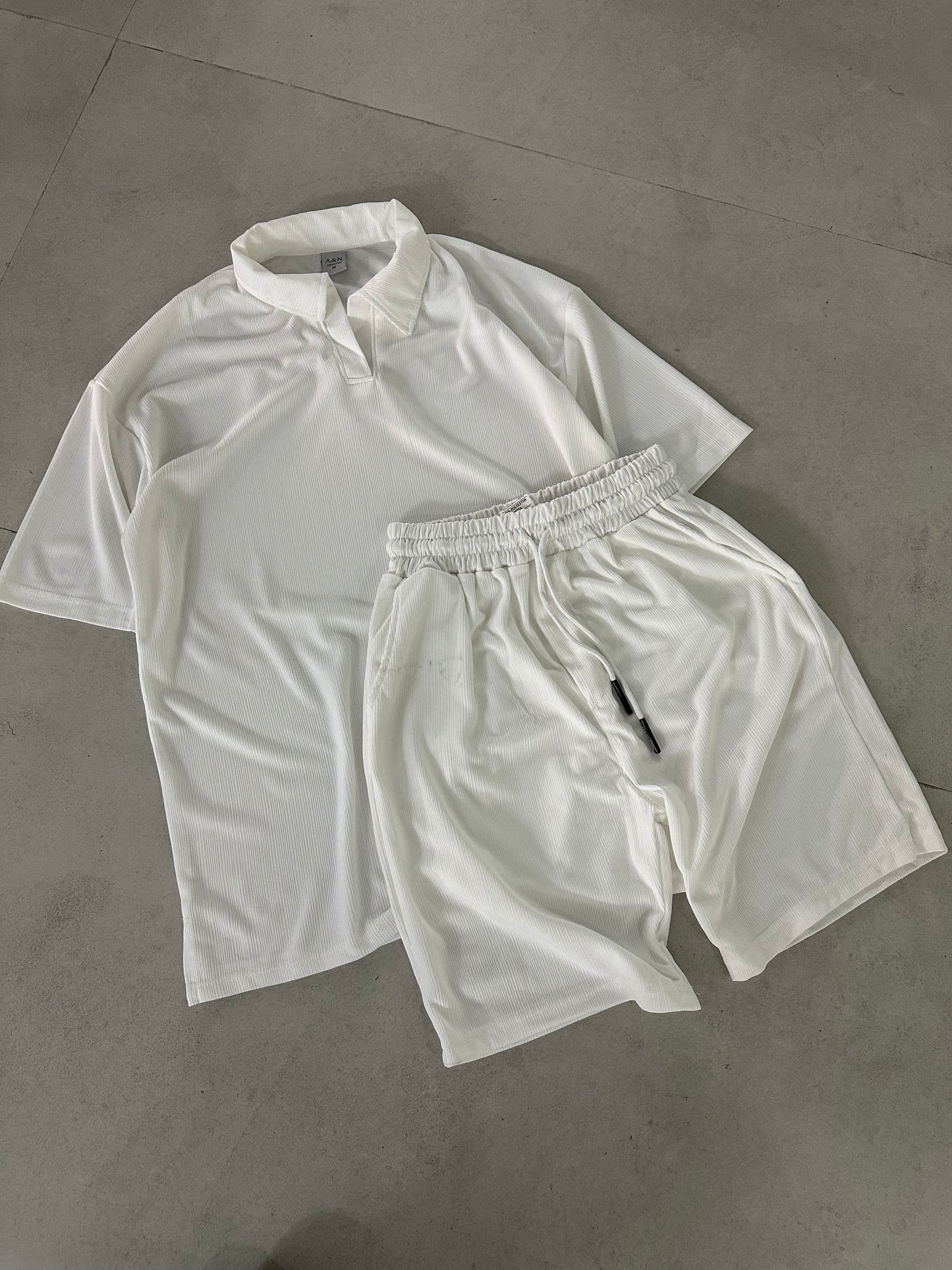 WHITE ENGLISH COLAR SHORT SET